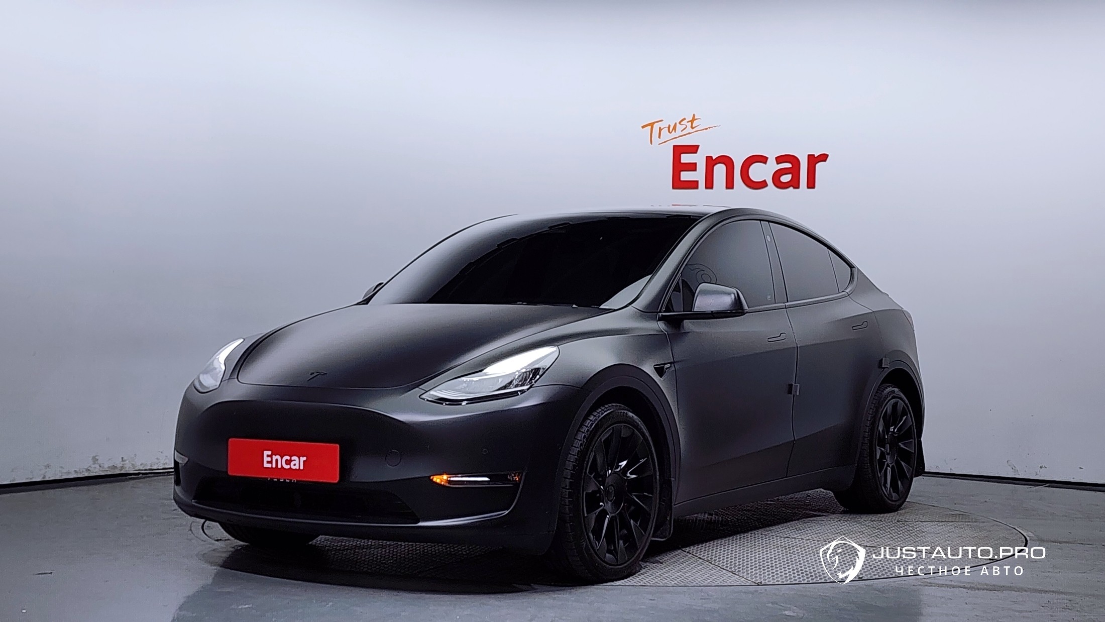 Автомобиль Tesla Model Y