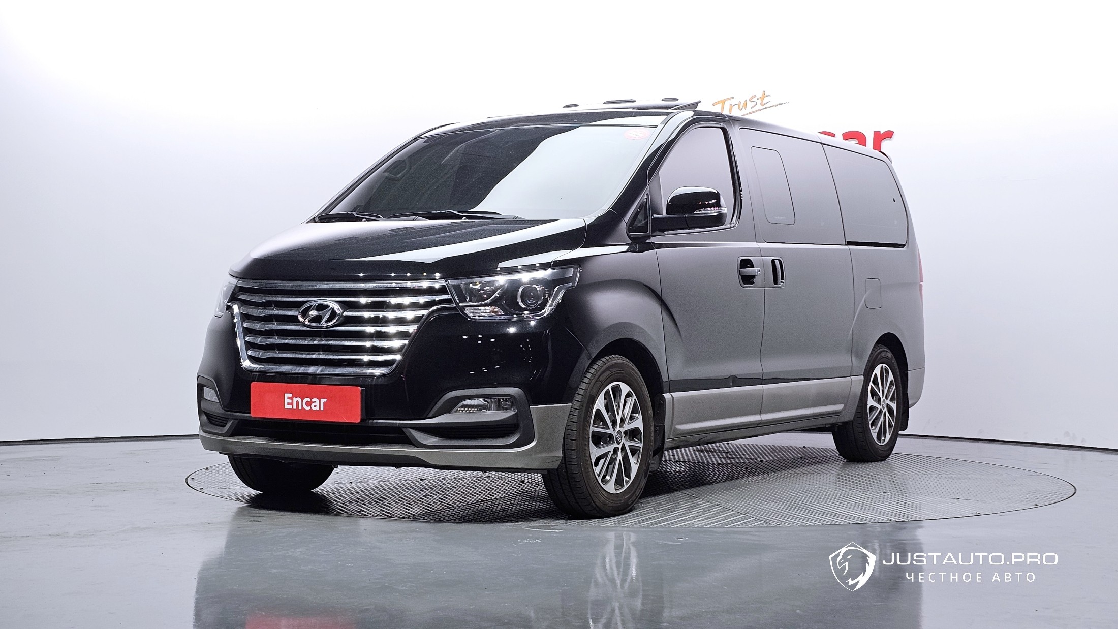 Автомобиль Hyundai Starex