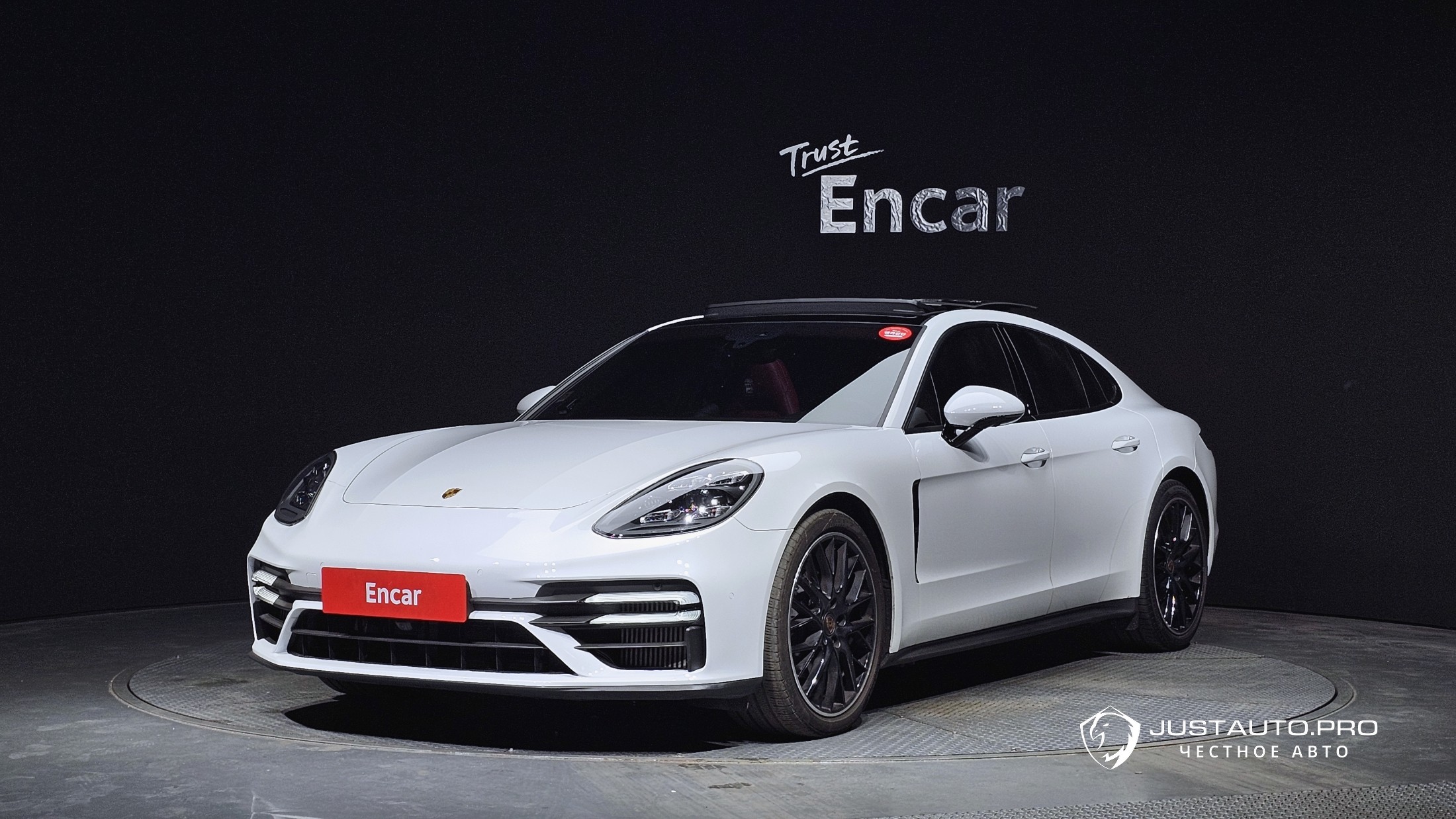 Автомобиль Porsche Panamera