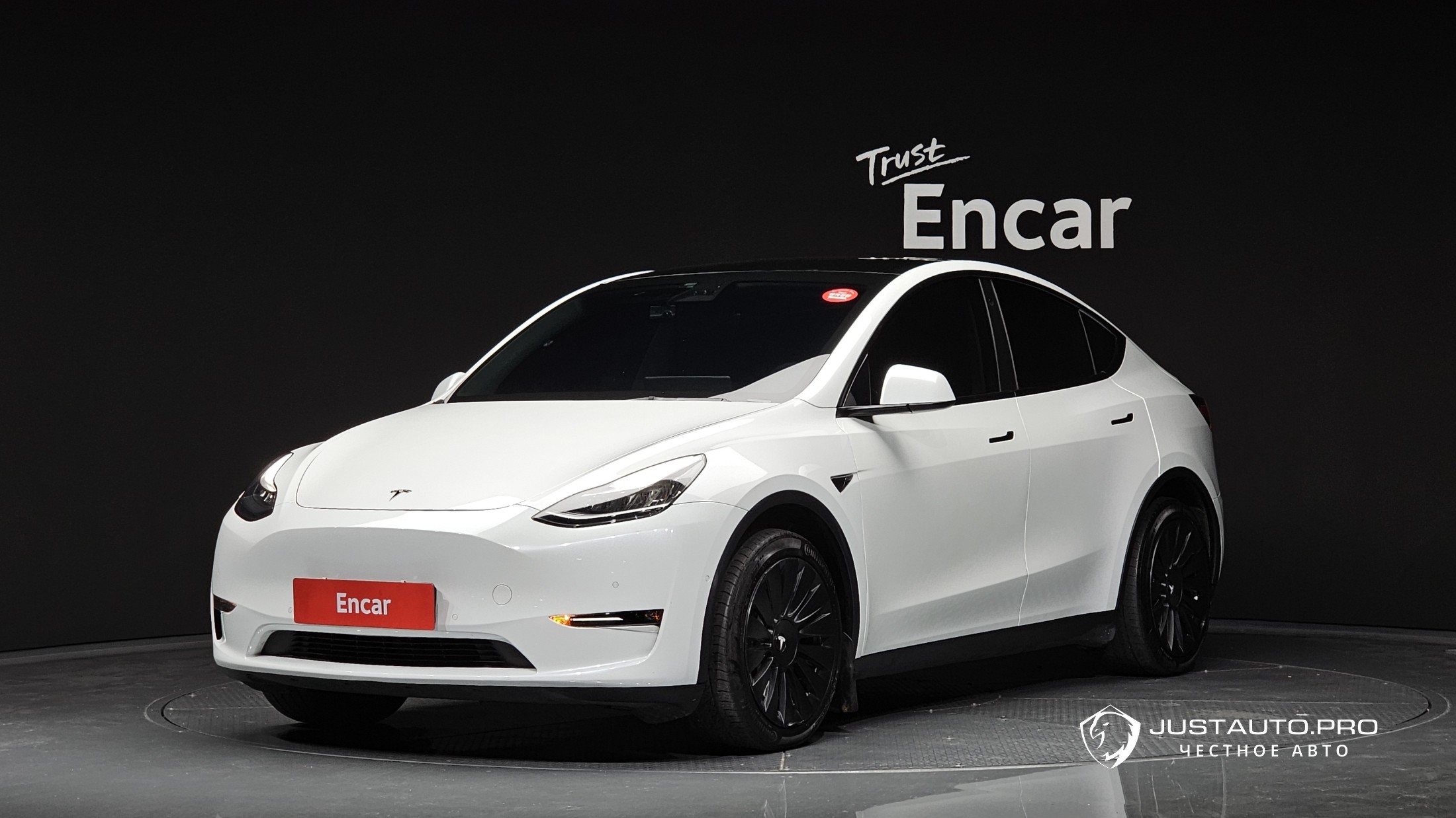 Автомобиль Tesla Model Y