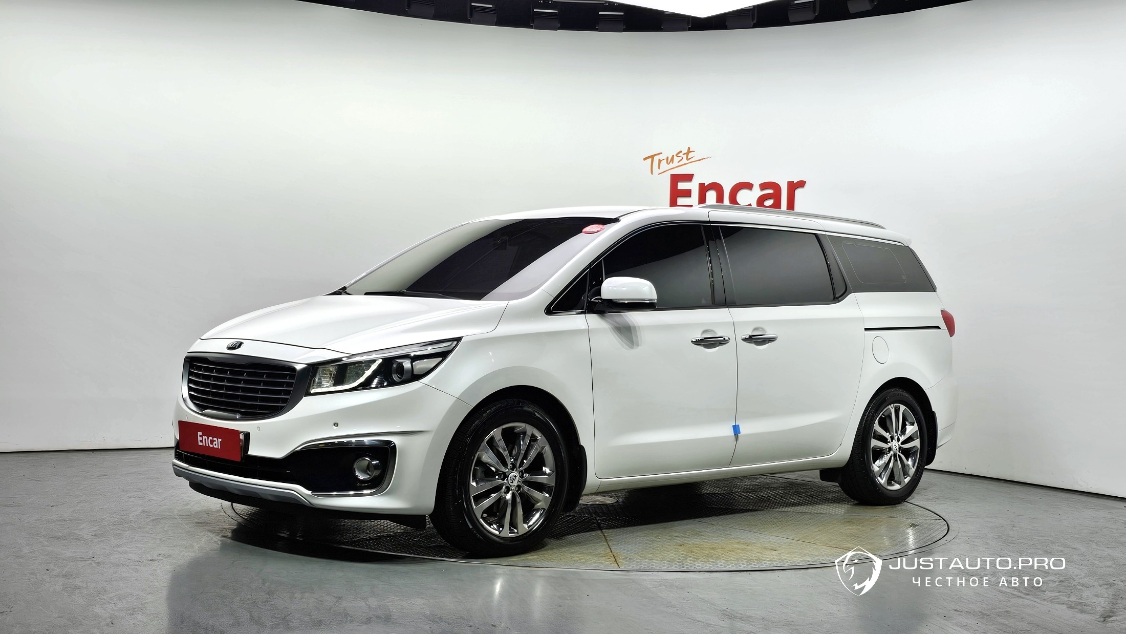 Автомобиль Kia Canival