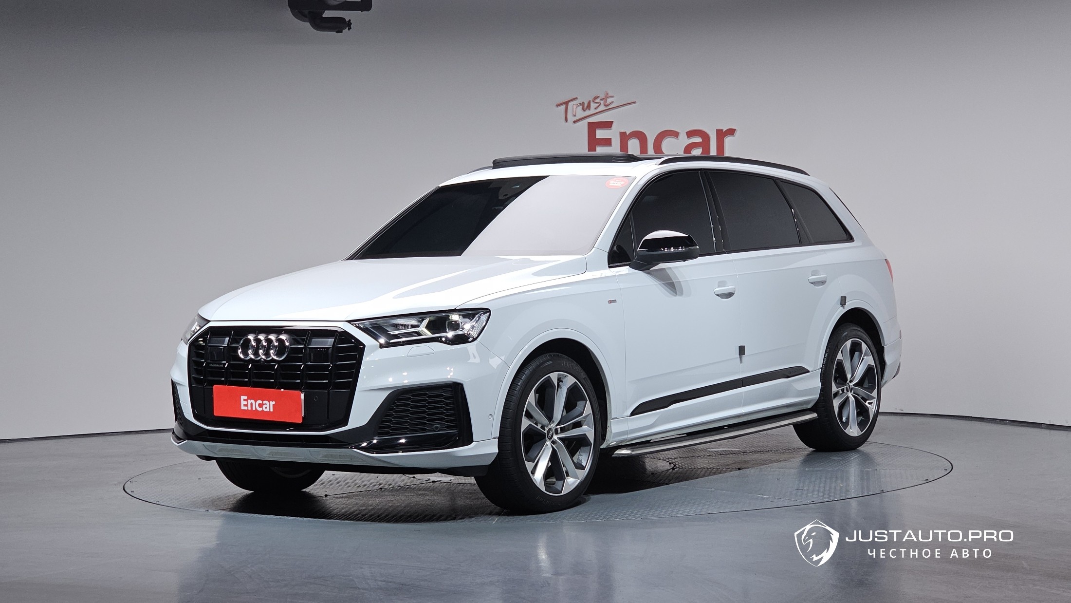 Автомобиль Audi Q7