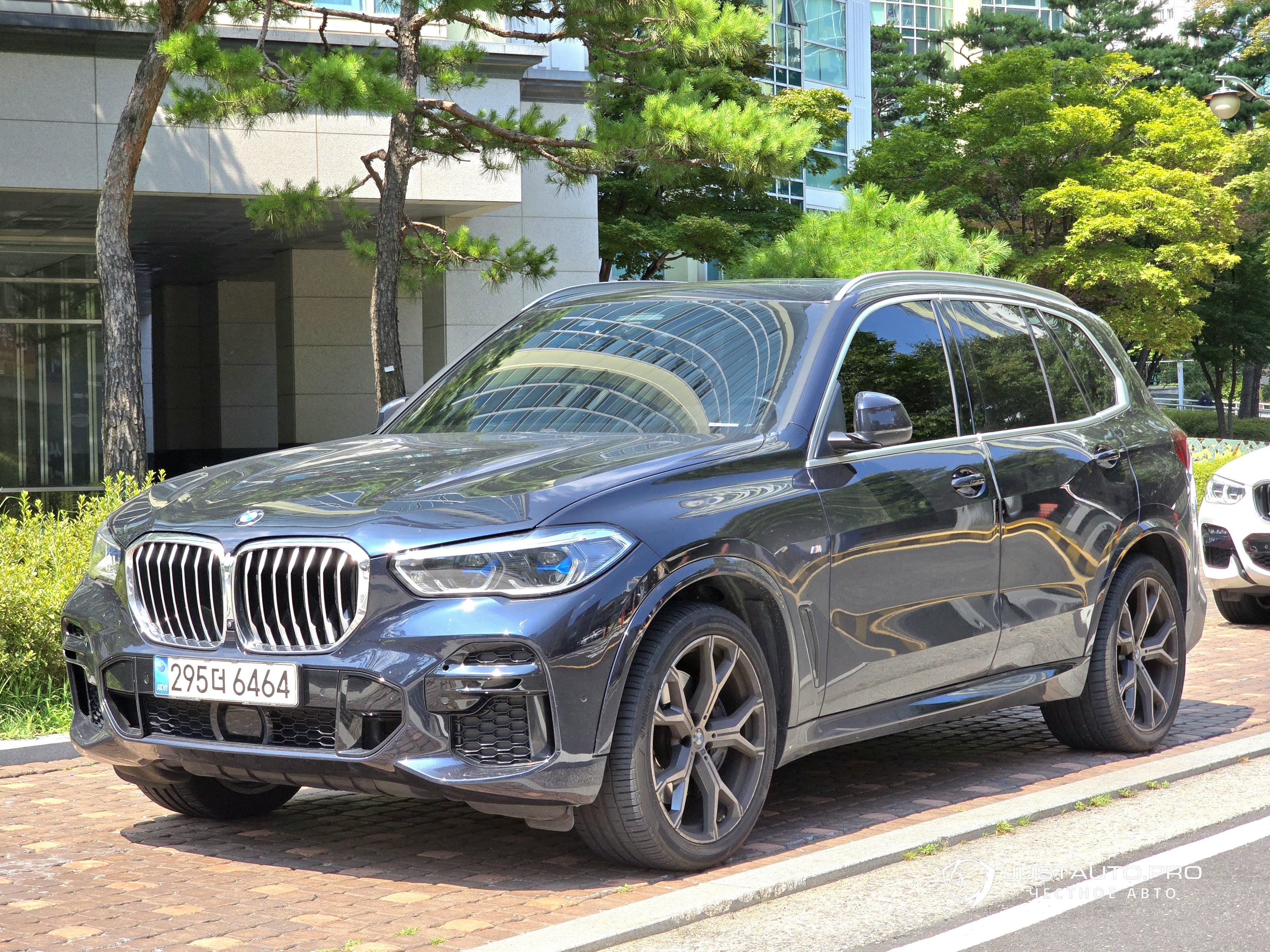Автомобиль BMW X5