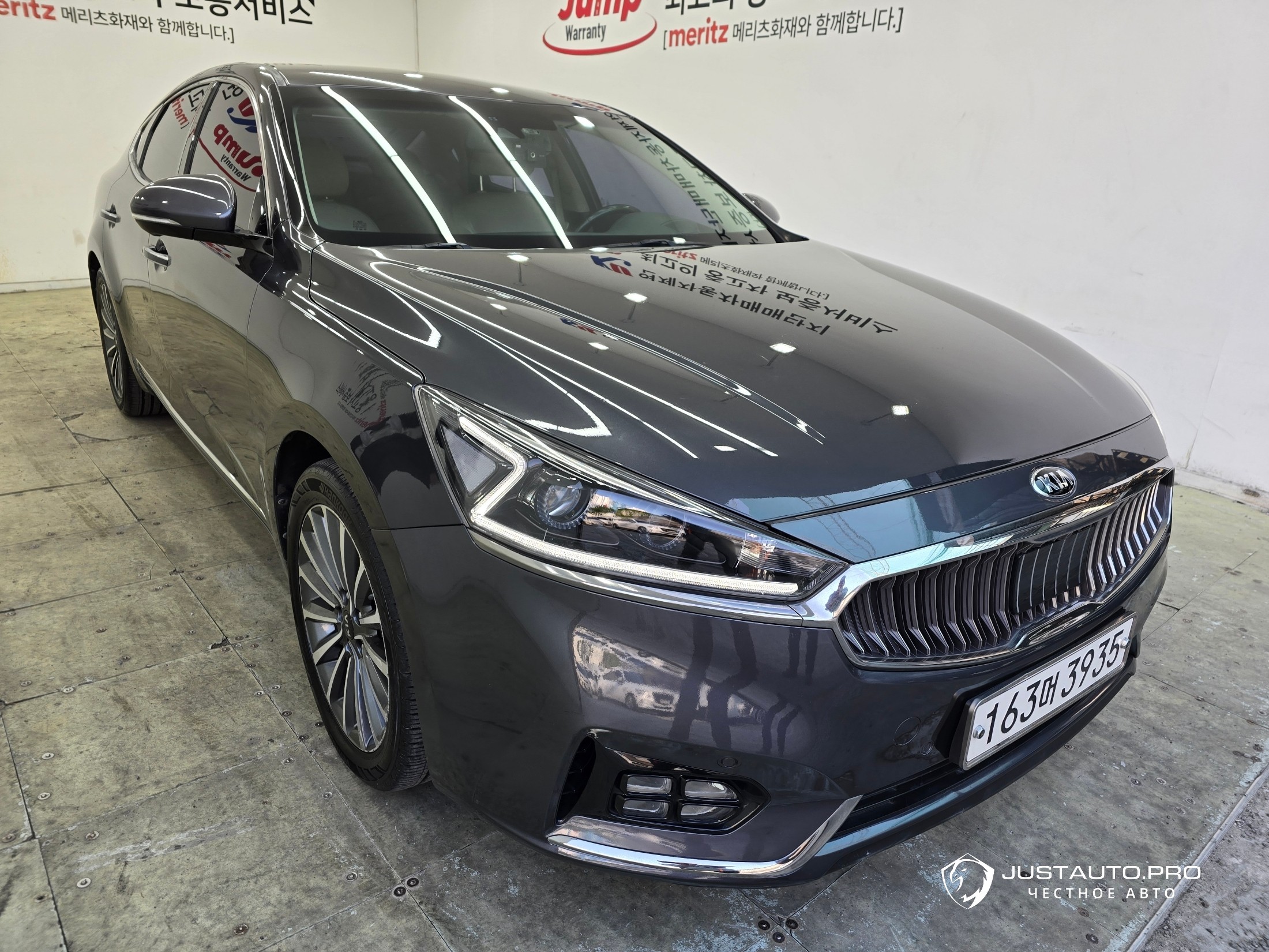 Автомобиль Kia K7