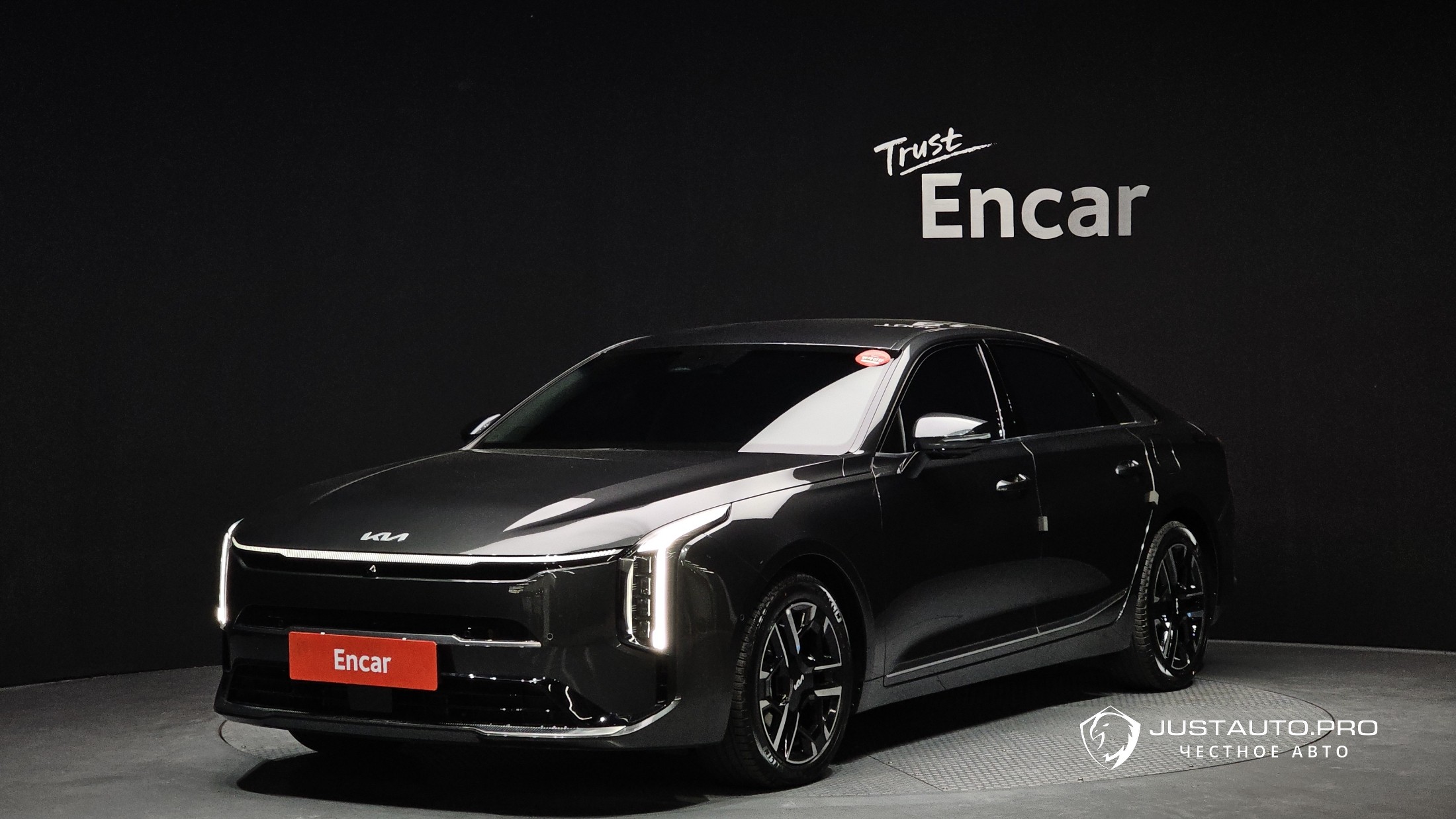 Автомобиль Kia K8