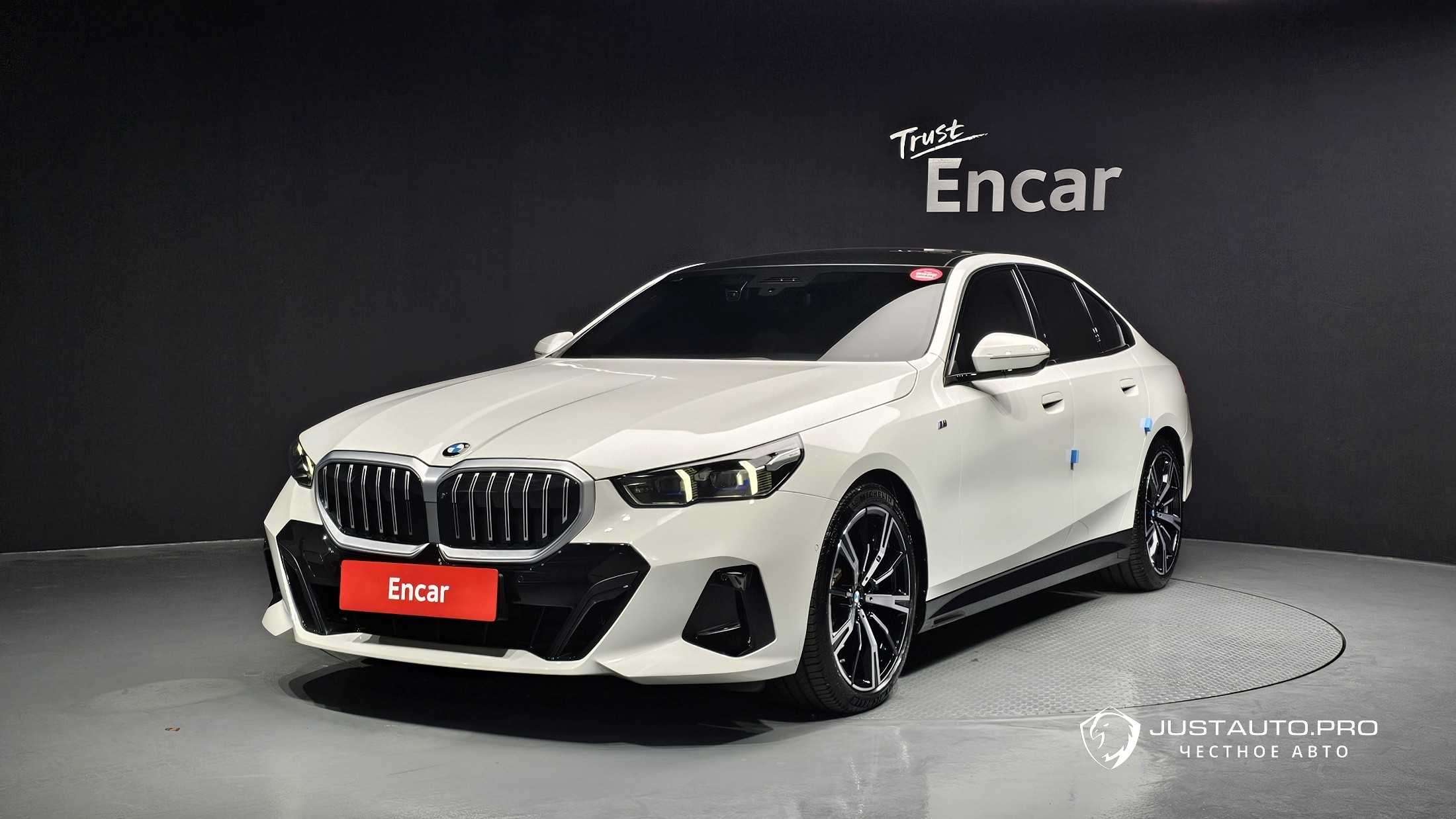 Автомобиль BMW 5-Series