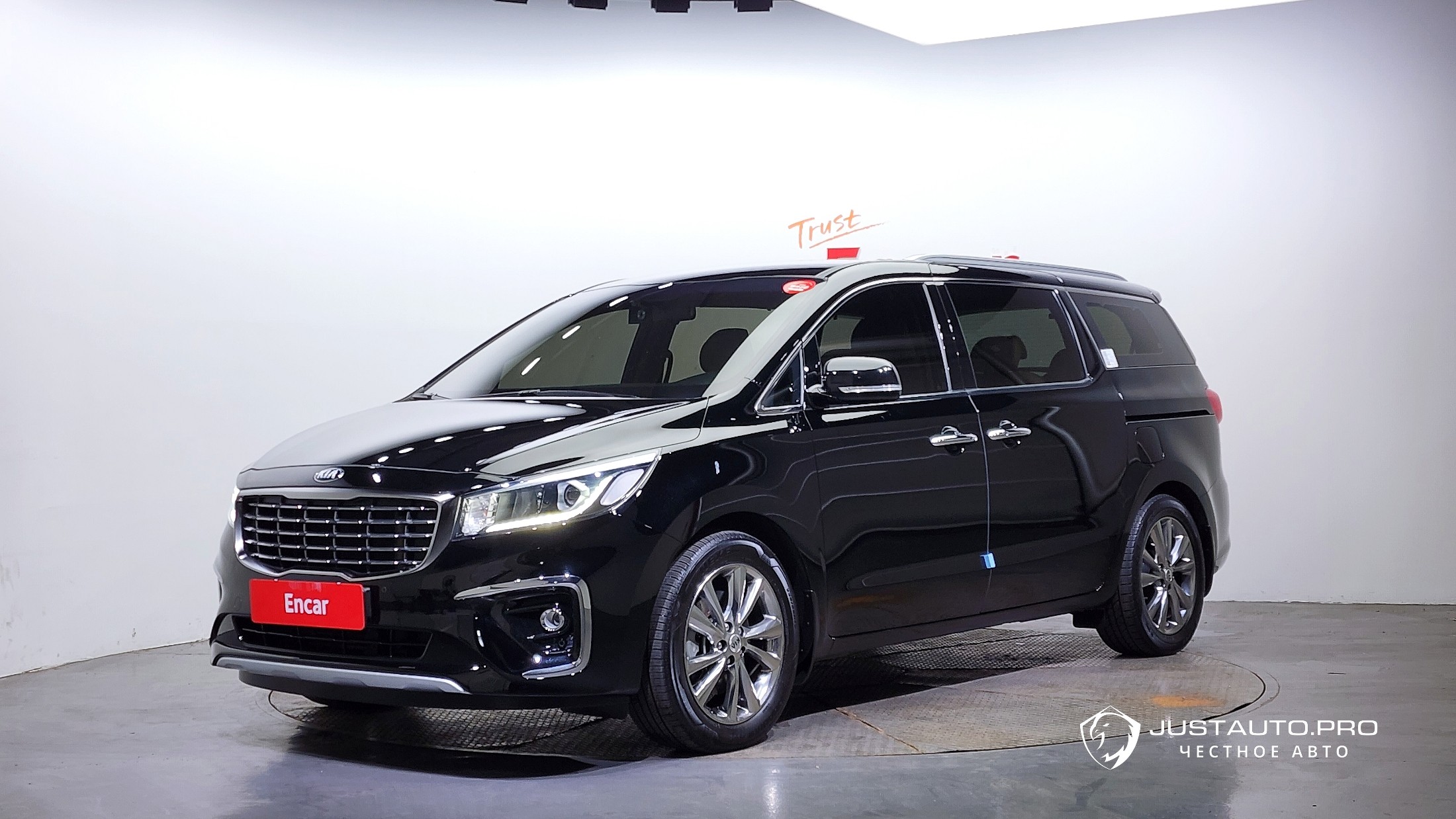Автомобиль Kia Canival