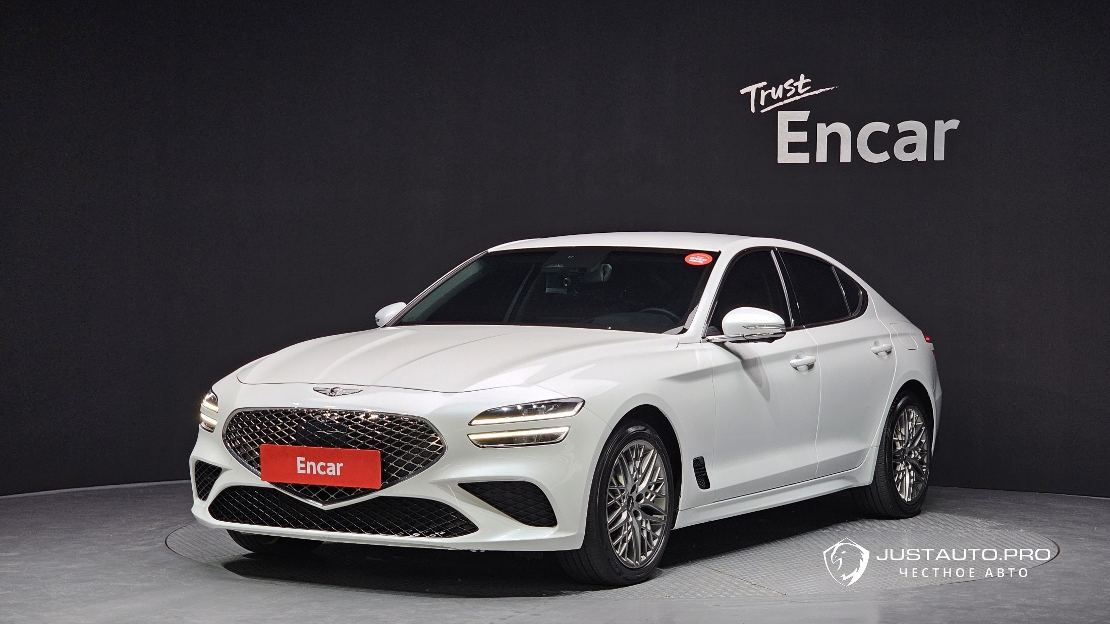 Автомобиль Genesis G70