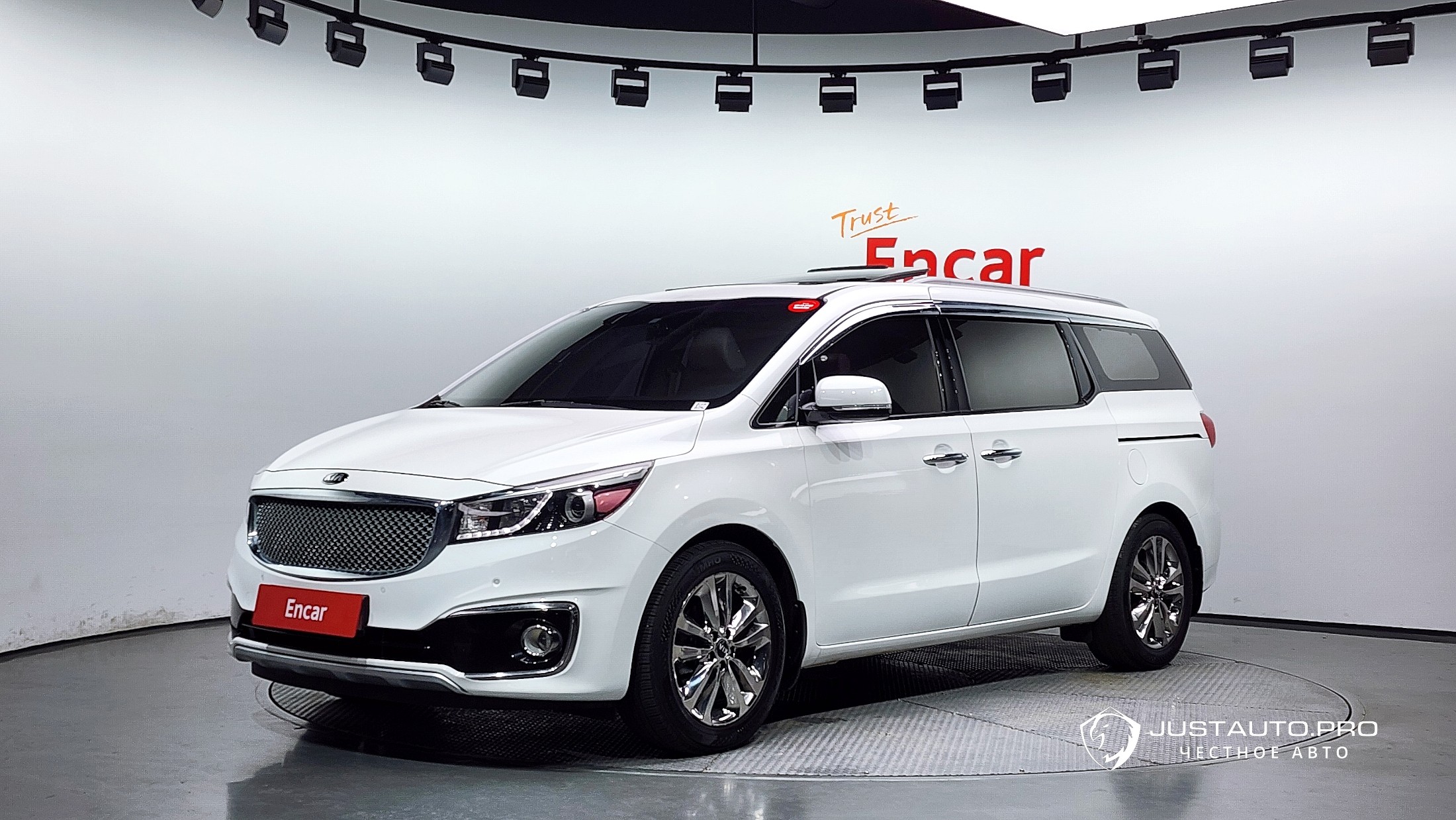 Автомобиль Kia Canival