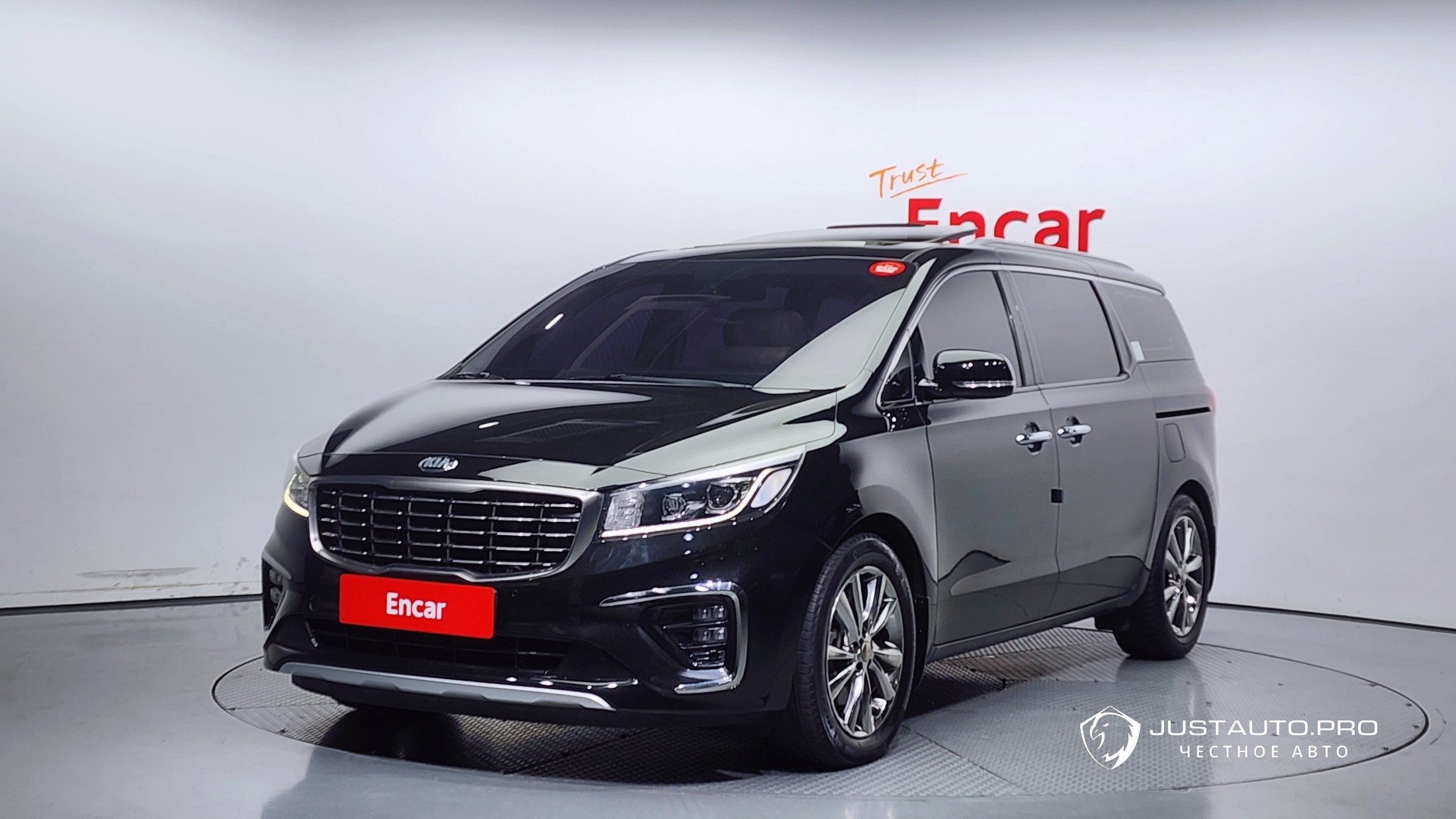 Автомобиль Kia Canival