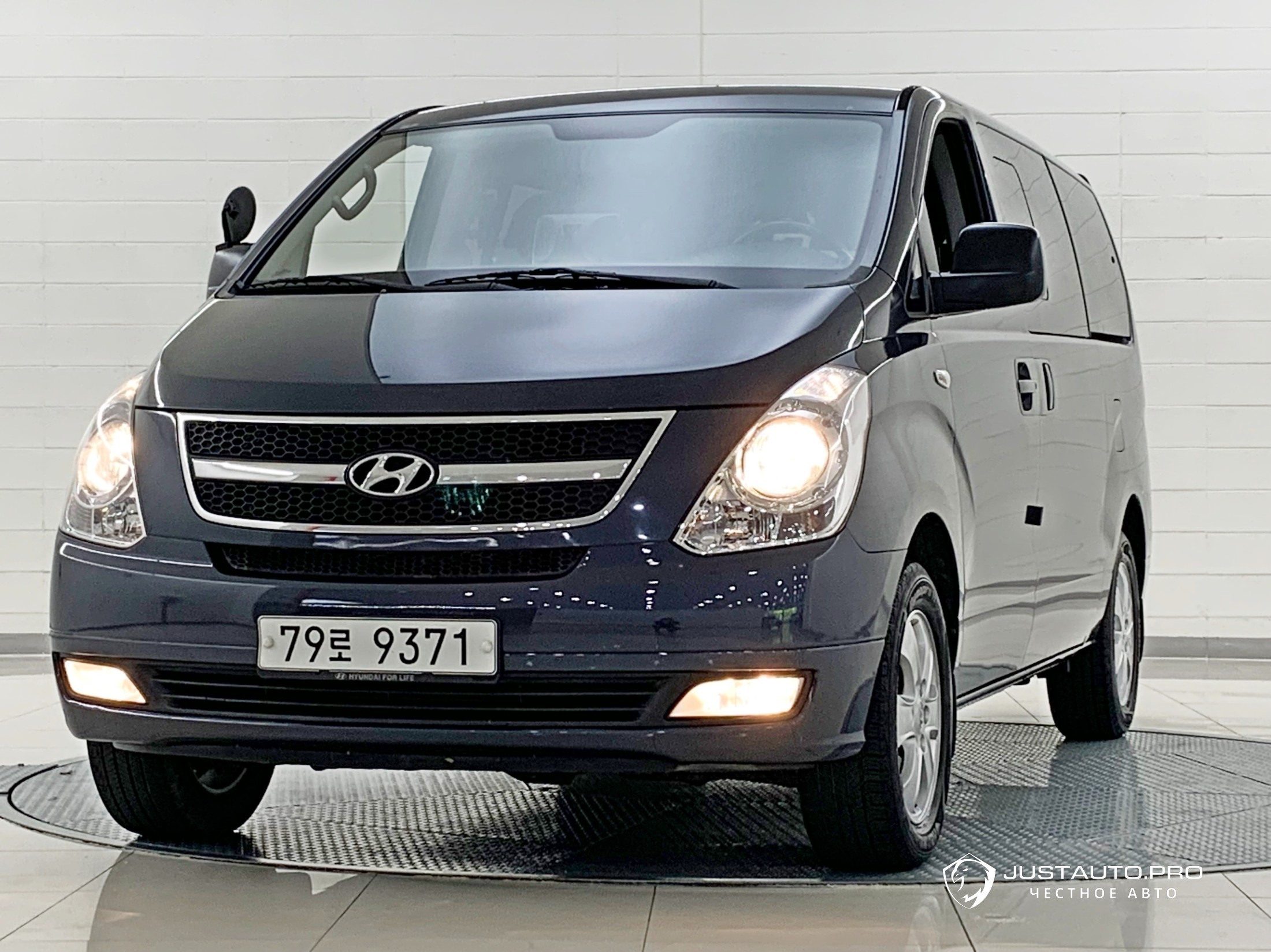 Автомобиль Hyundai Starex