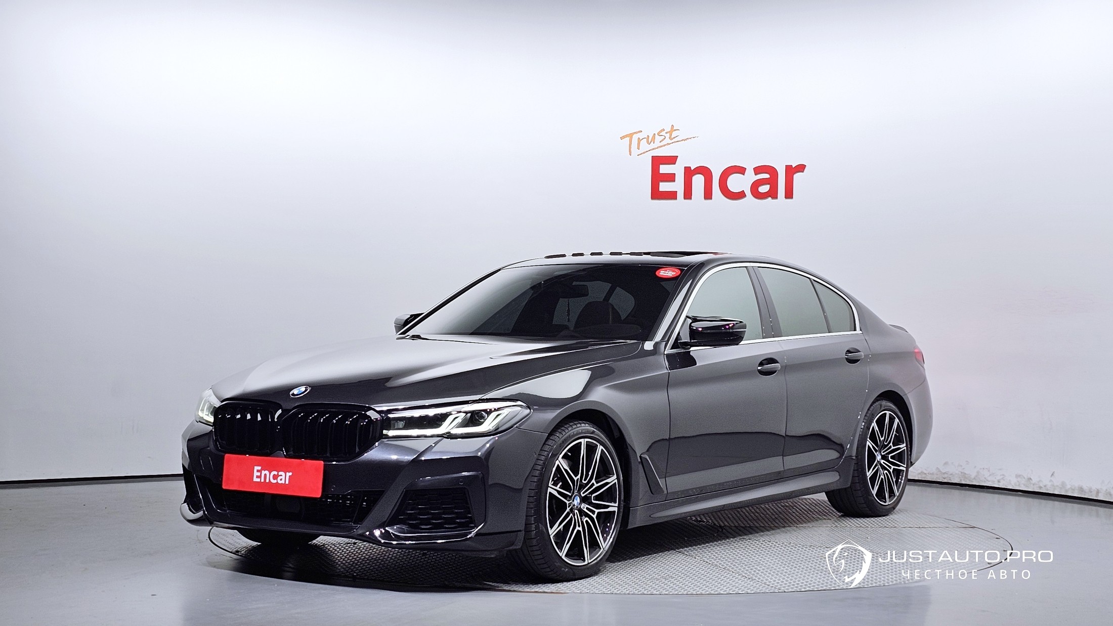 Автомобиль BMW 5-Series