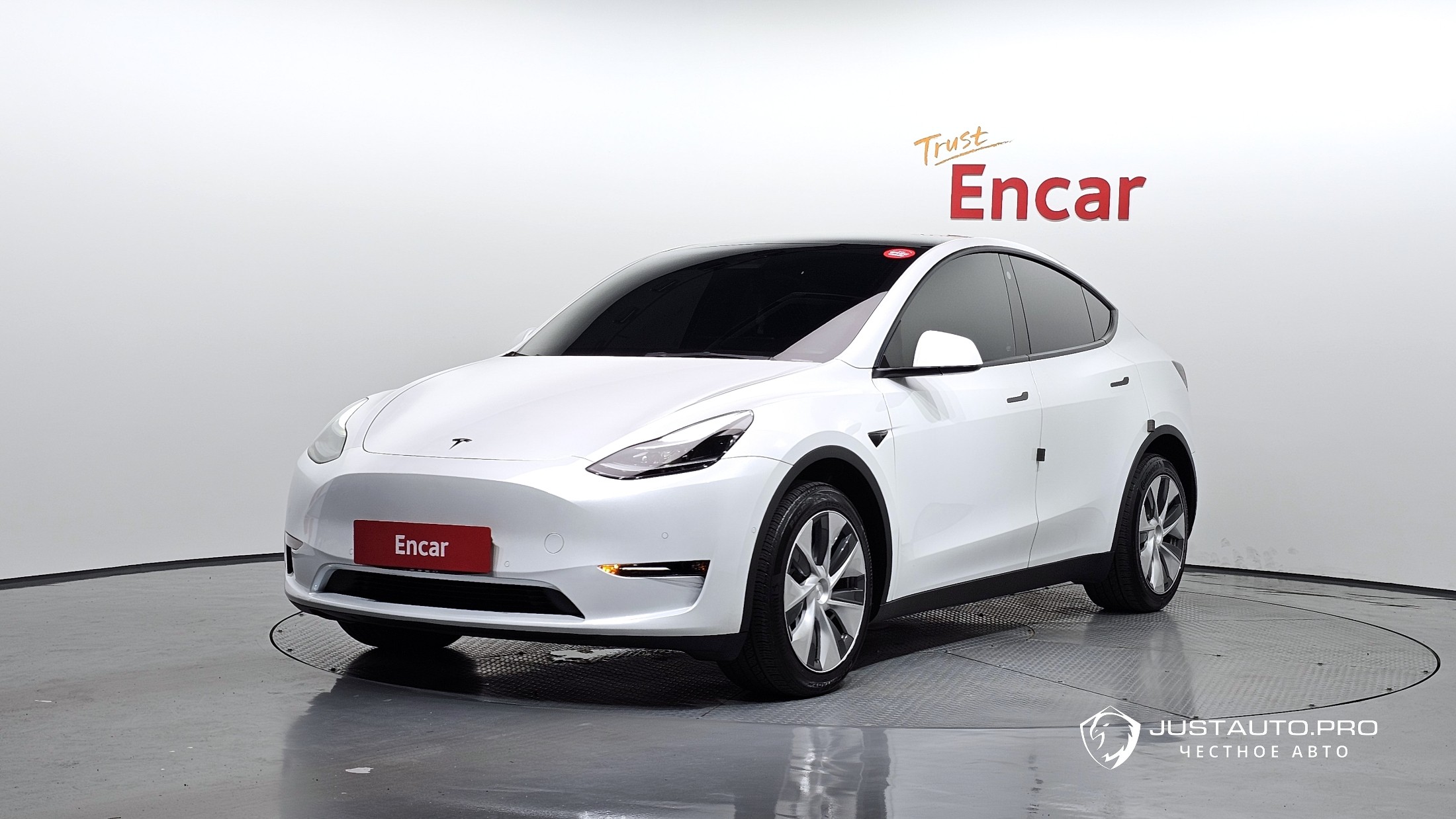 Автомобиль Tesla Model Y