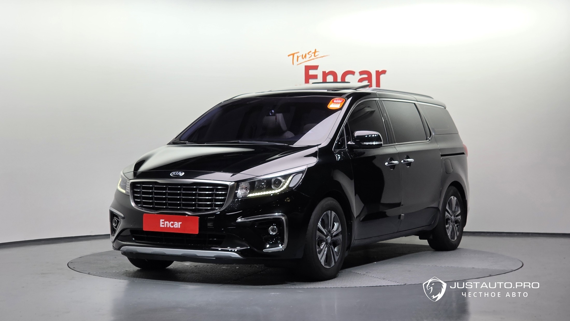 Автомобиль Kia Canival