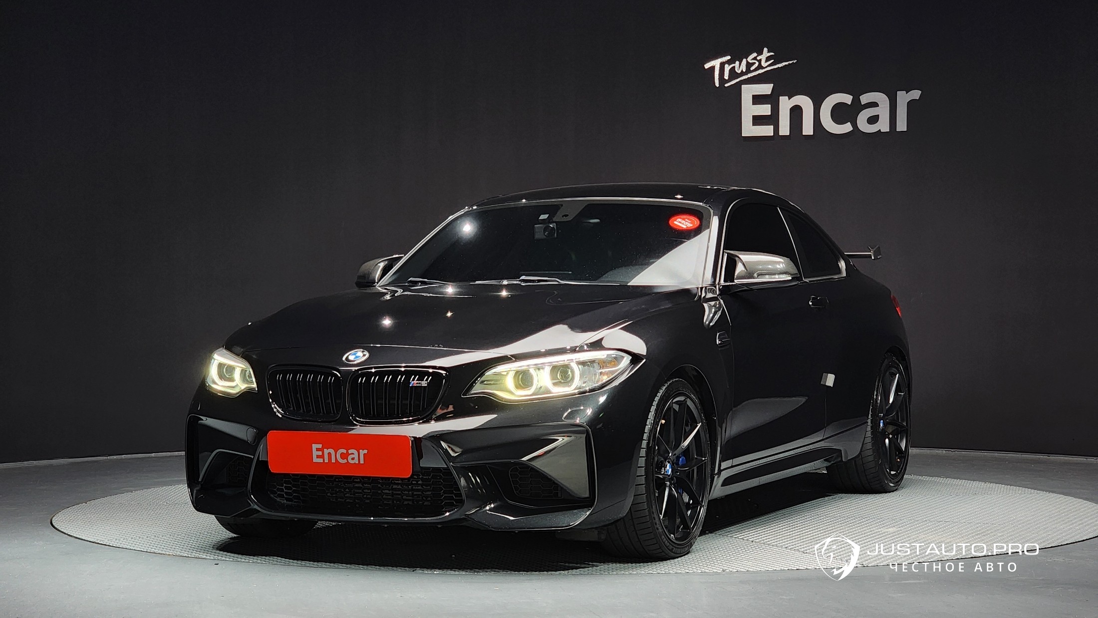 Автомобиль BMW M2