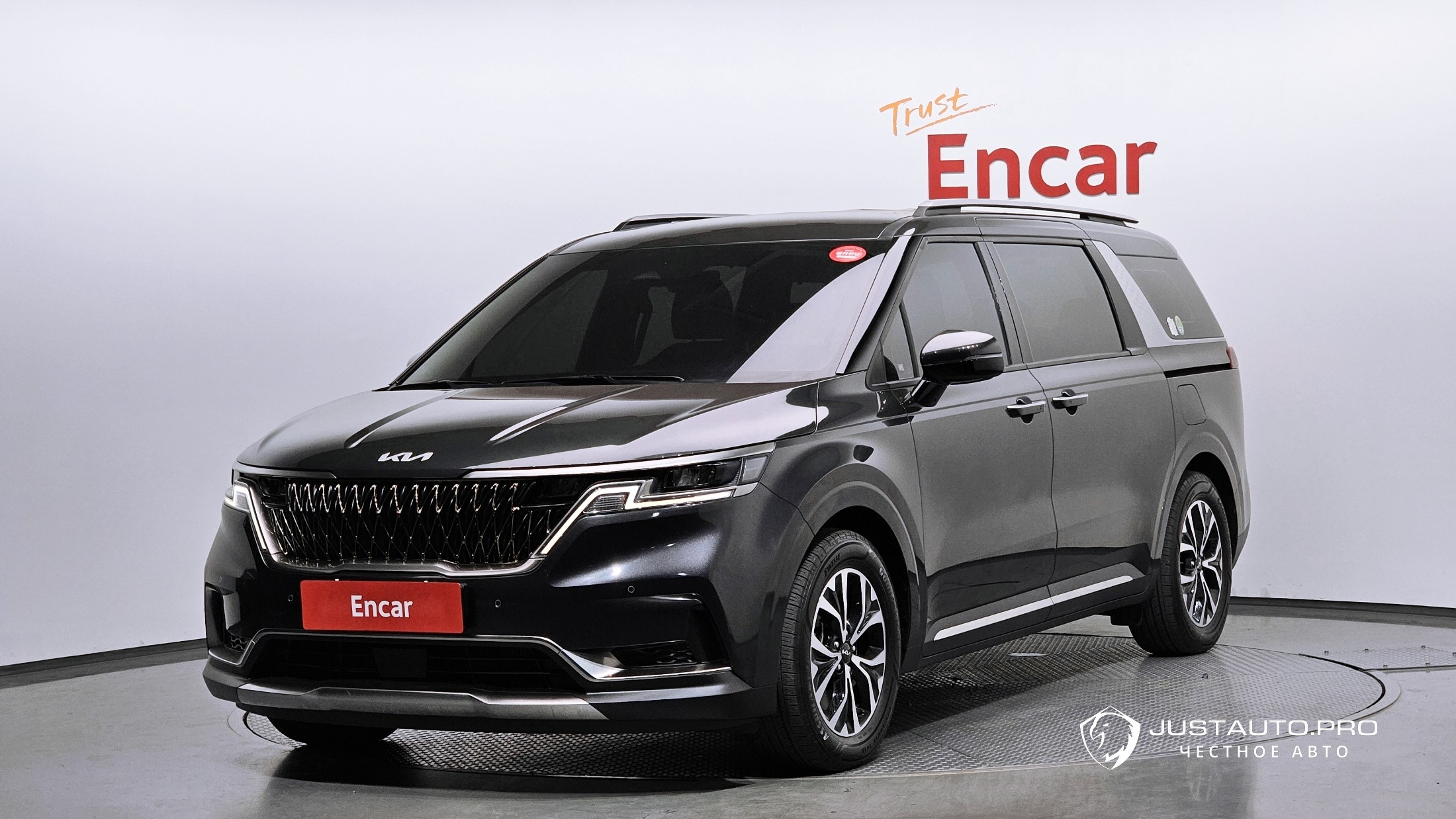 Автомобиль Kia Canival