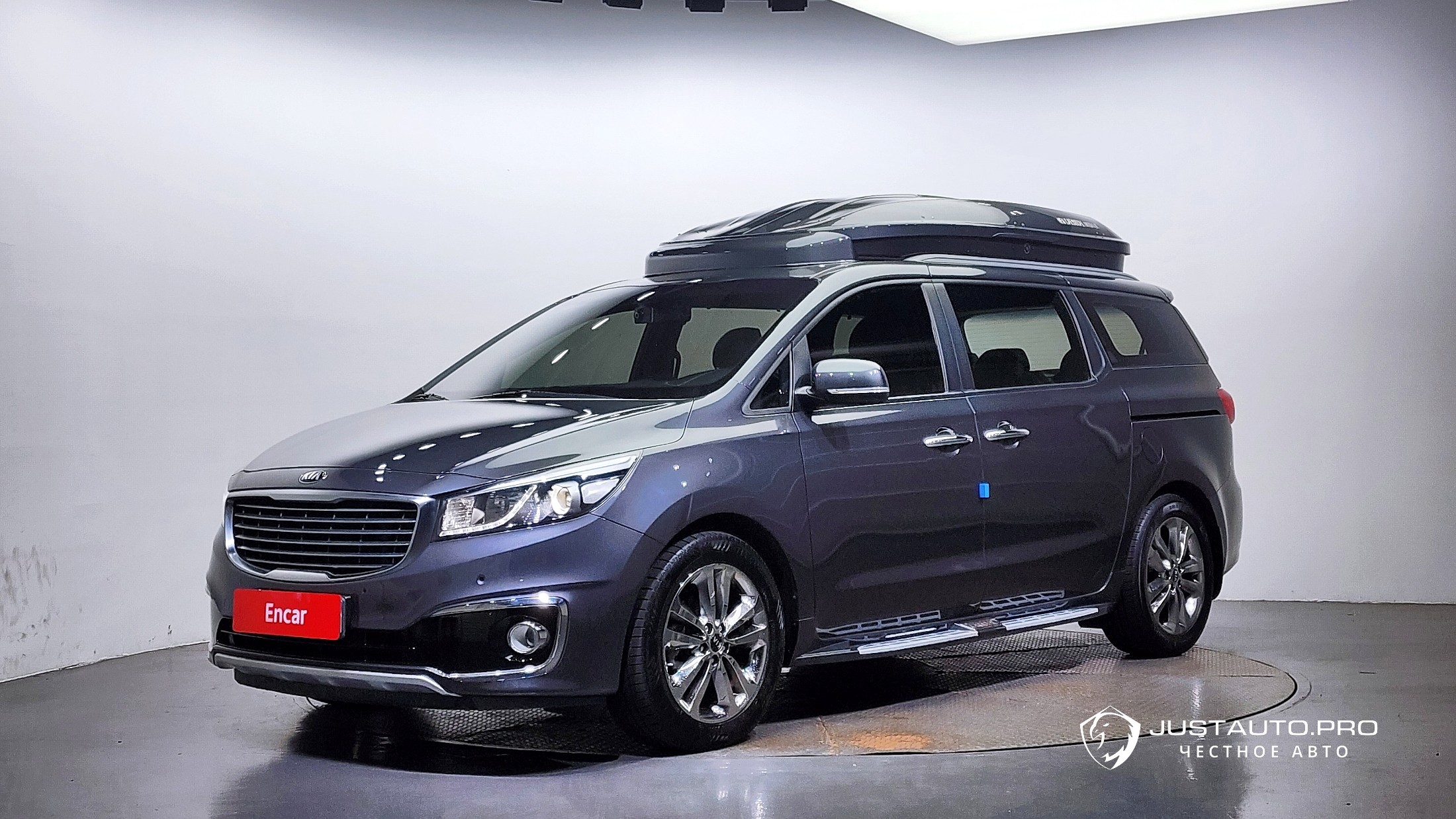 Автомобиль Kia Canival