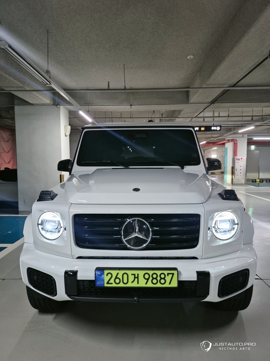 Автомобиль Mercedes-Benz G-Class