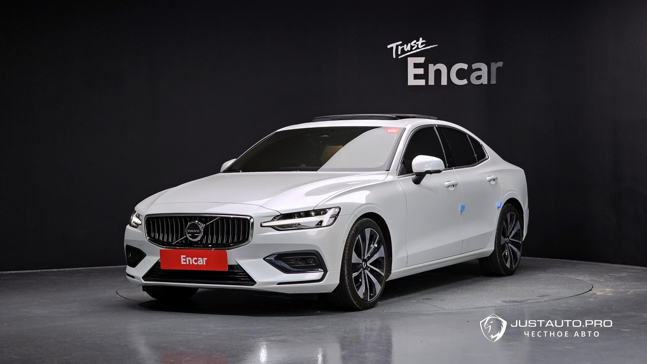 Автомобиль Volvo S60