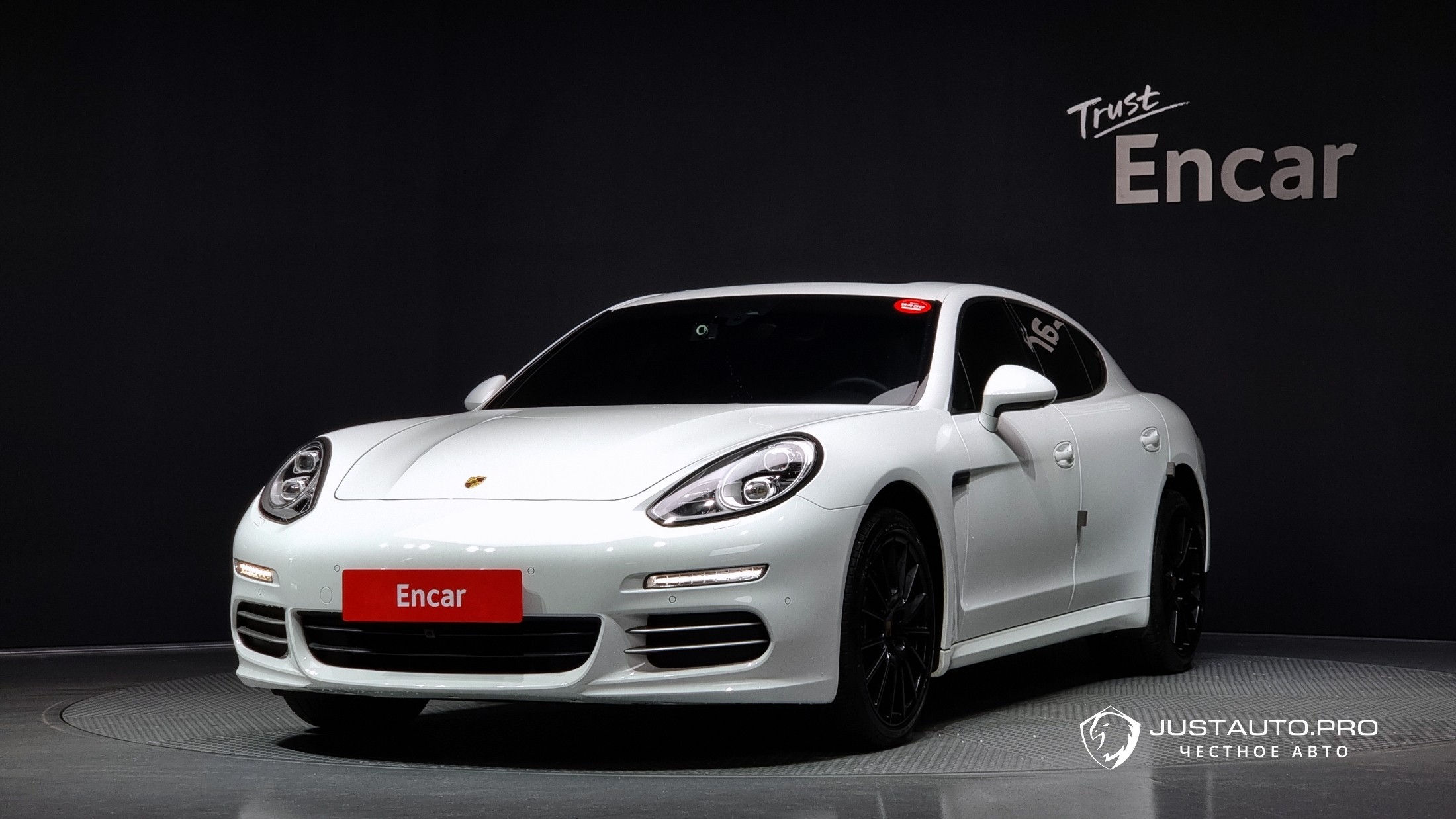 Автомобиль Porsche Panamera