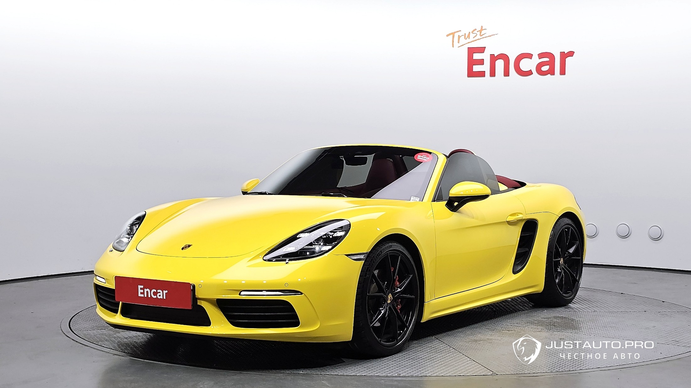 Автомобиль Porsche 718