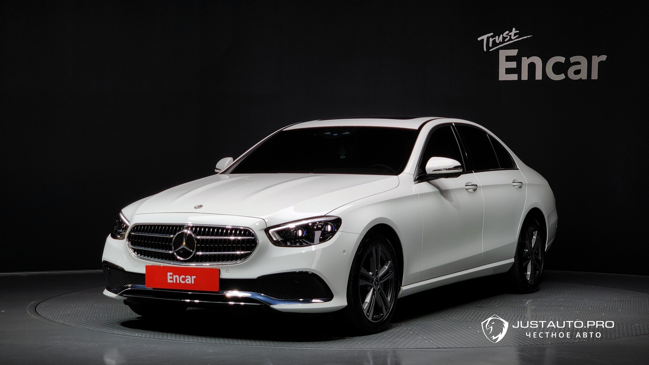 Автомобиль Mercedes-Benz E-Class