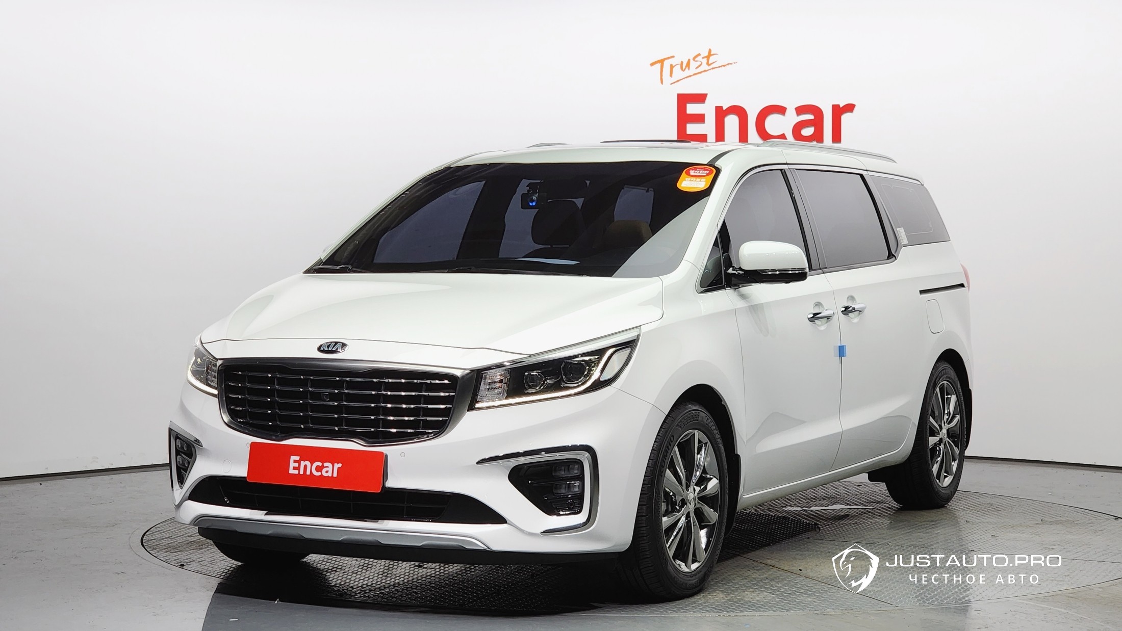 Автомобиль Kia Canival