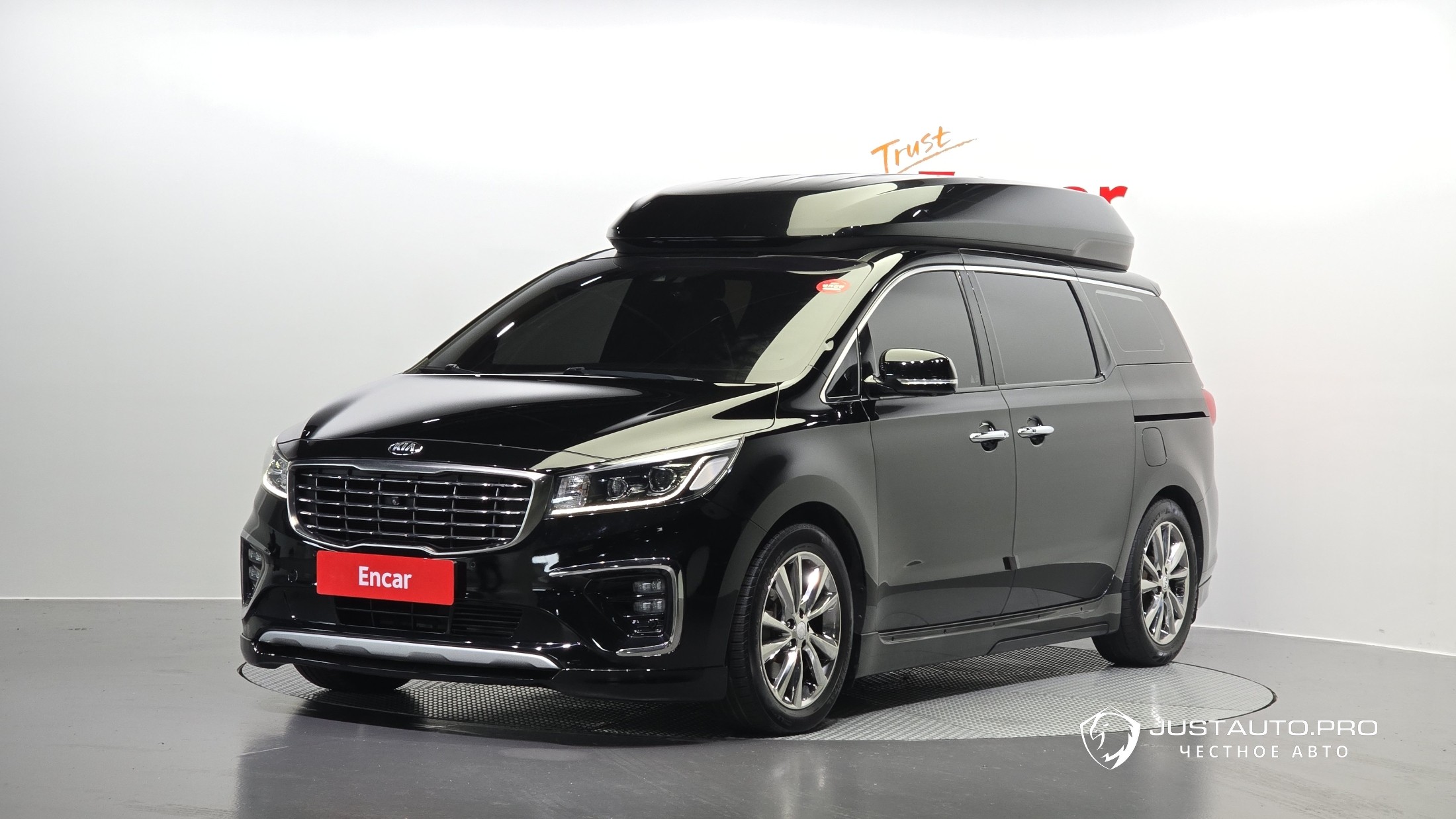 Автомобиль Kia Canival