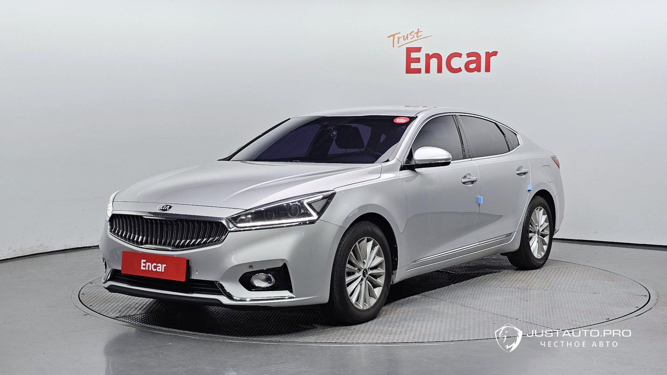 Автомобиль Kia K7