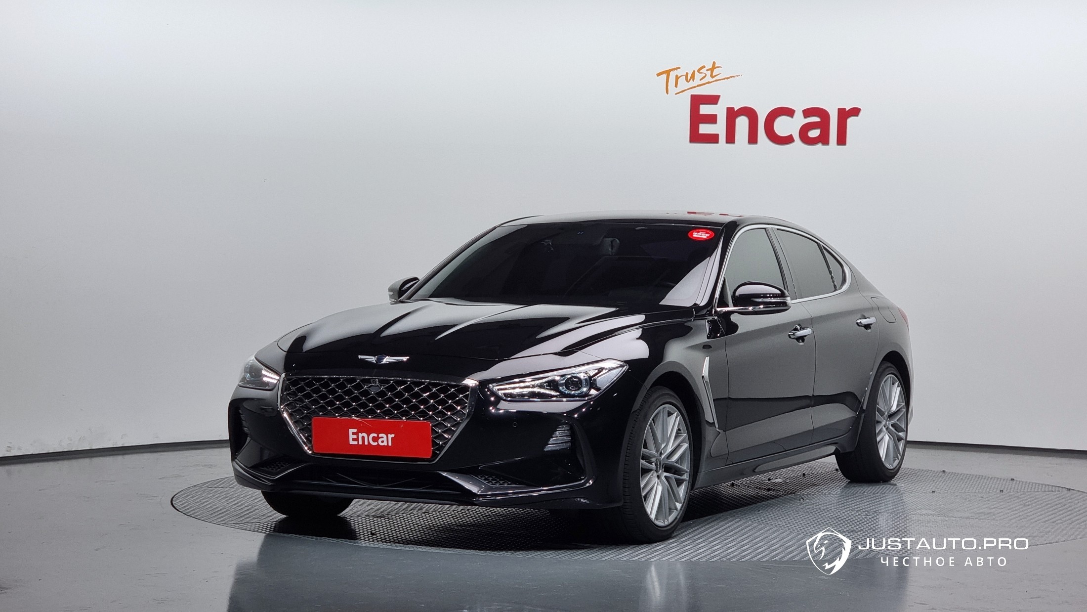 Автомобиль Genesis G70