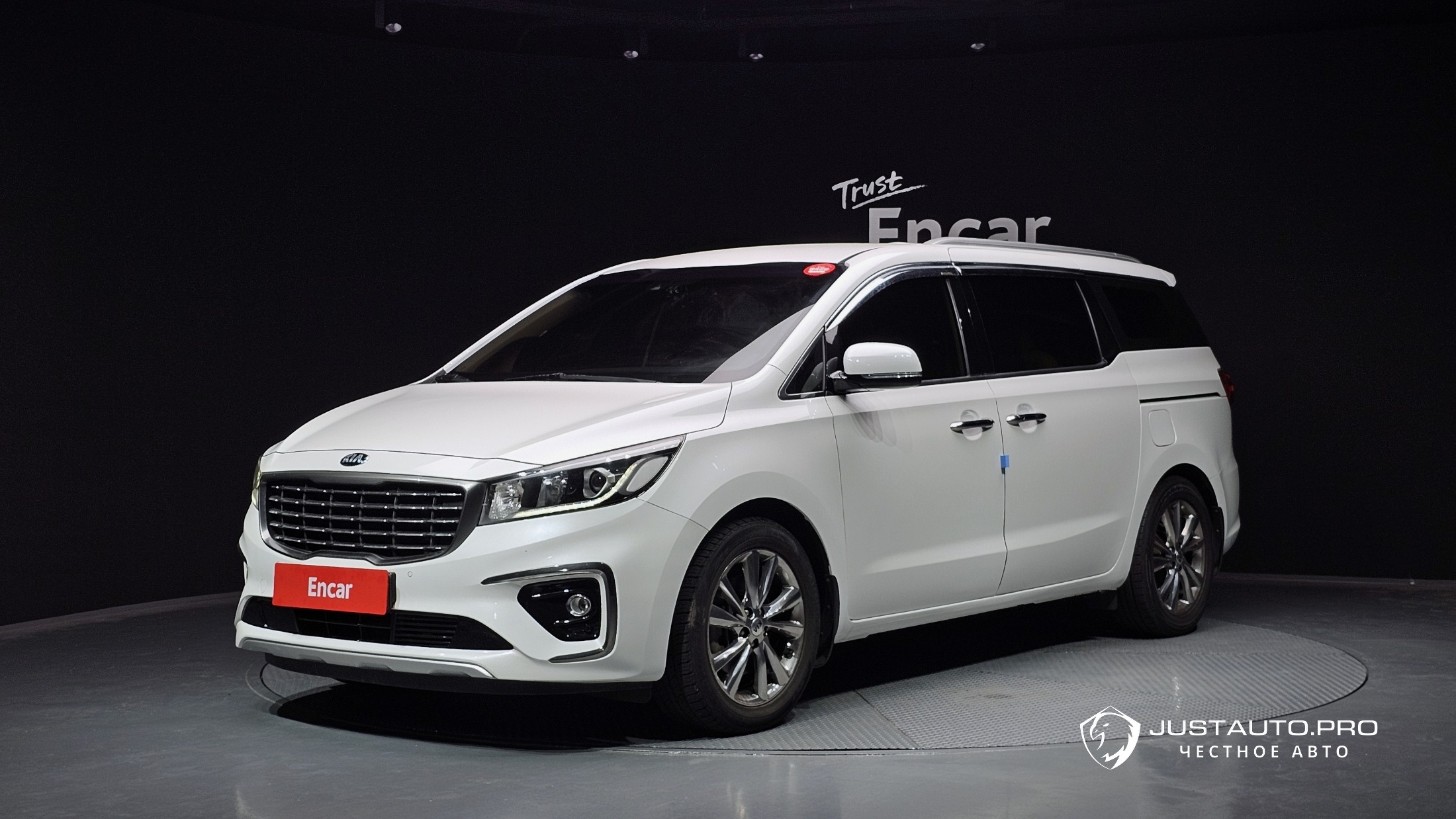 Автомобиль Kia Canival