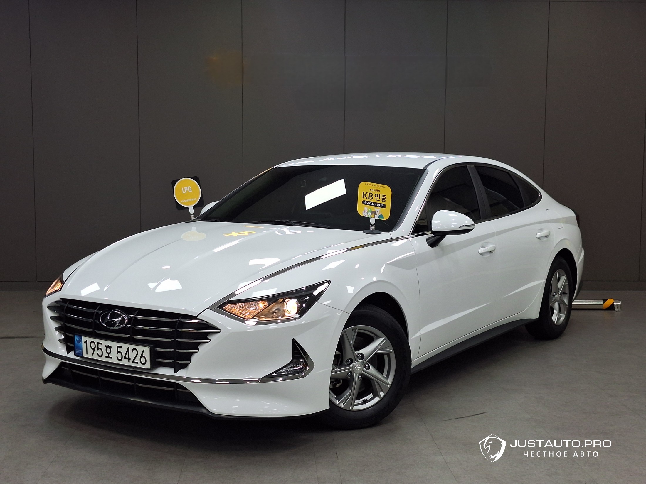 Автомобиль Hyundai Sonata