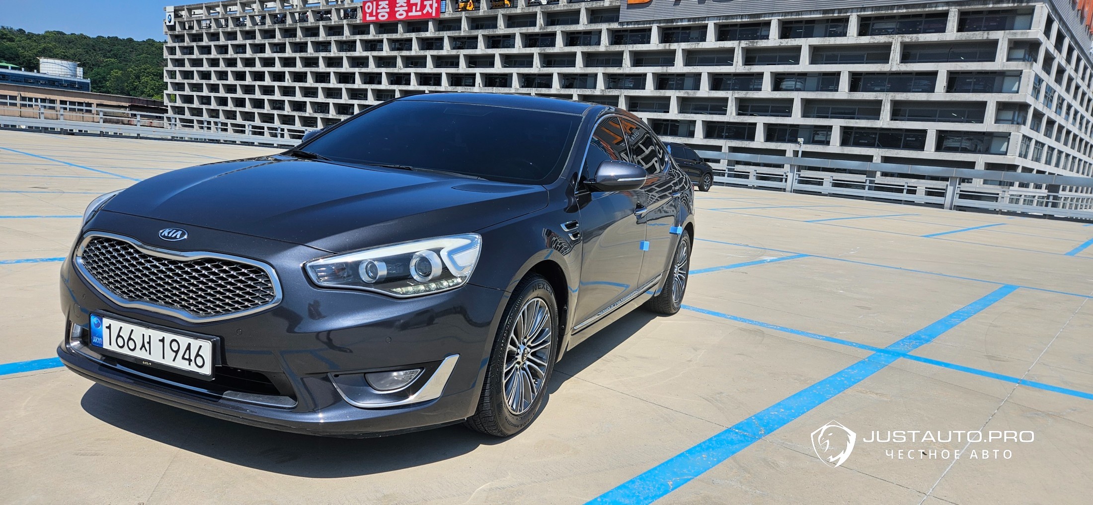 Автомобиль Kia K7