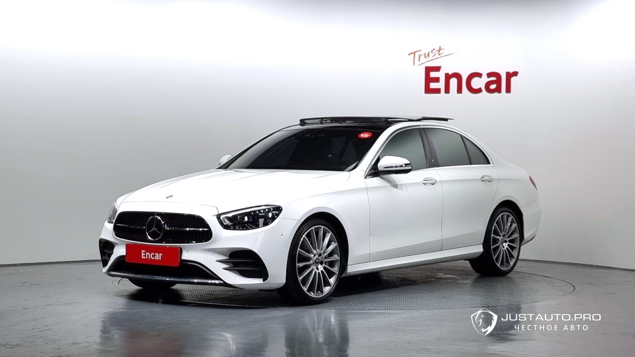 Автомобиль Mercedes-Benz E-Class