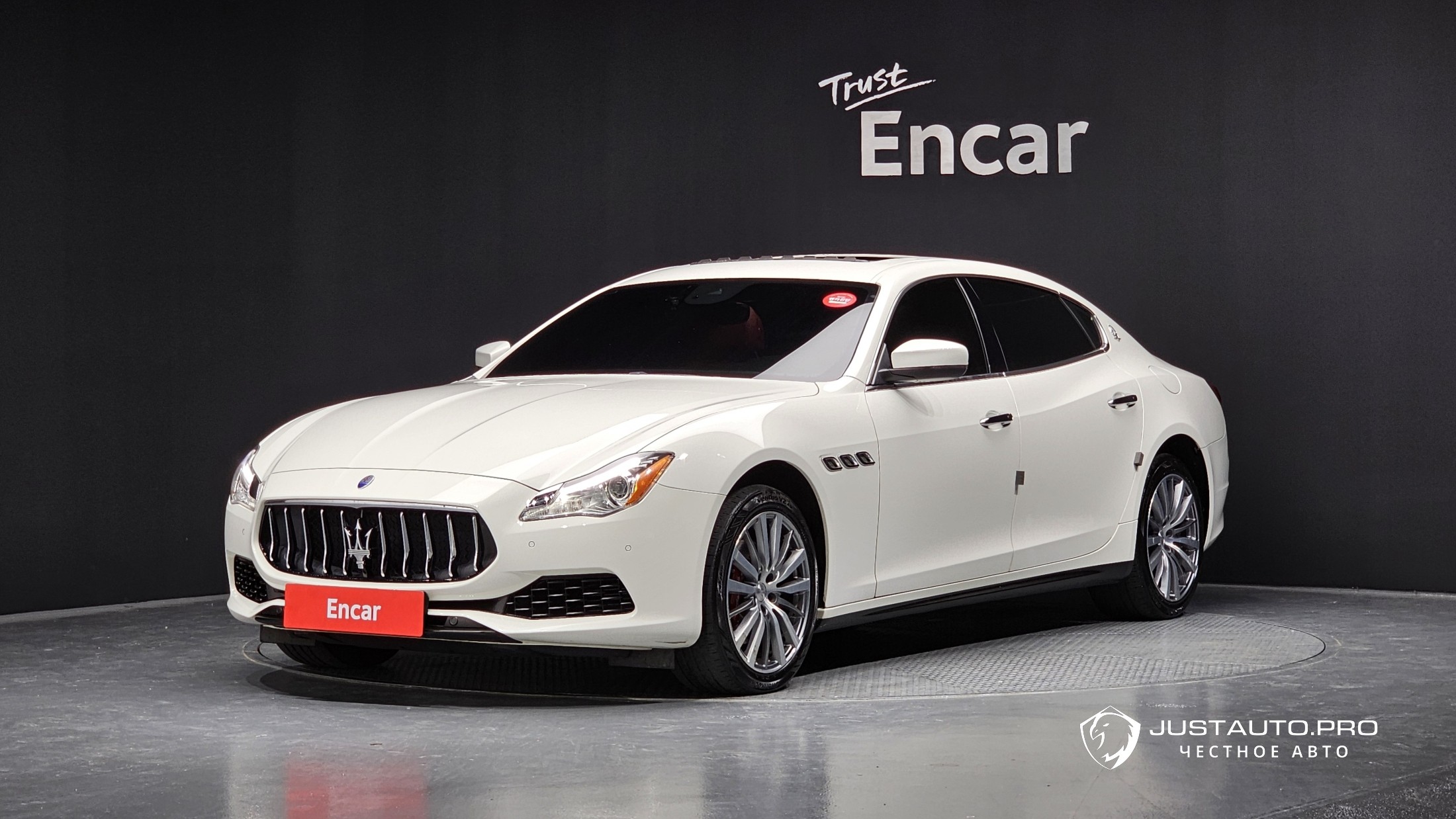 Автомобиль Maserati Quattroporte