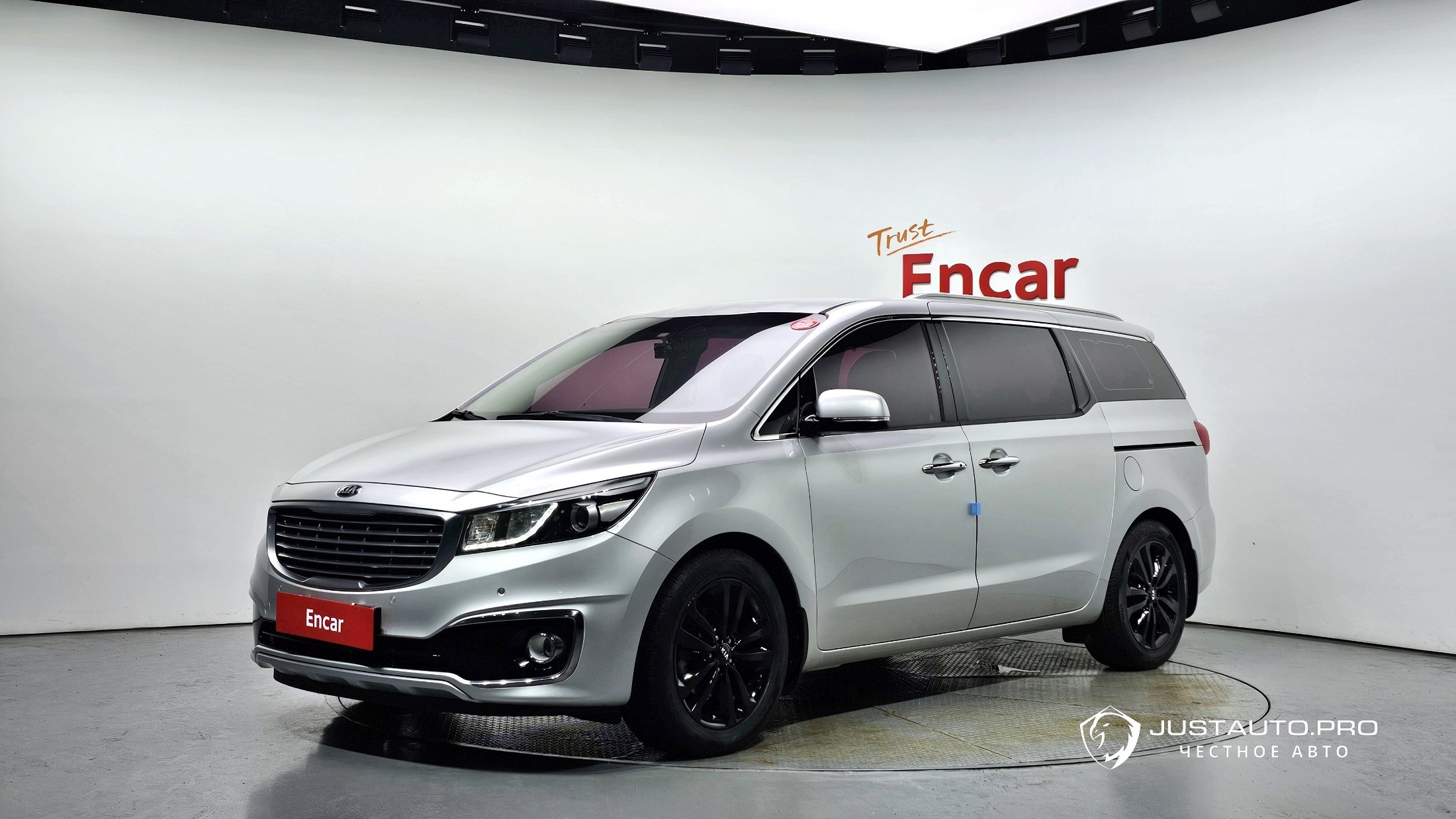 Автомобиль Kia Canival