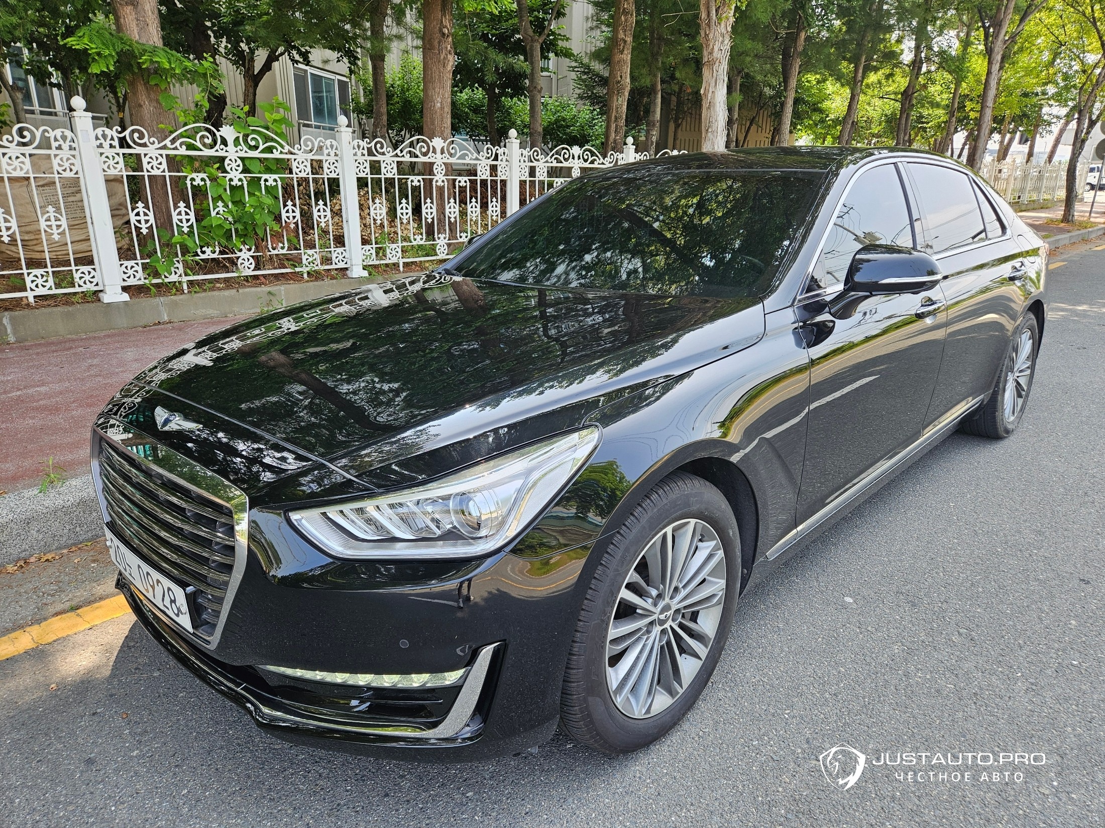 Автомобиль Genesis EQ900