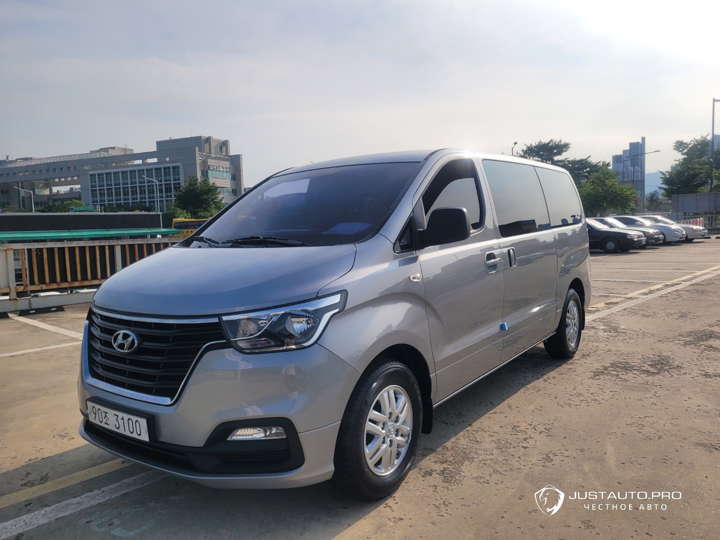 Автомобиль Hyundai Starex