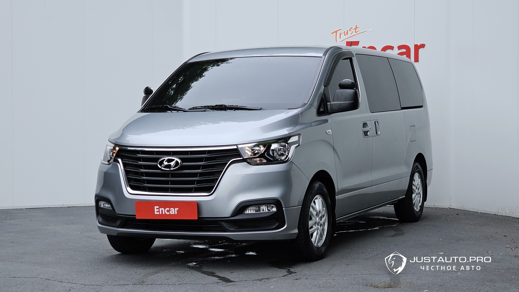 Автомобиль Hyundai Starex