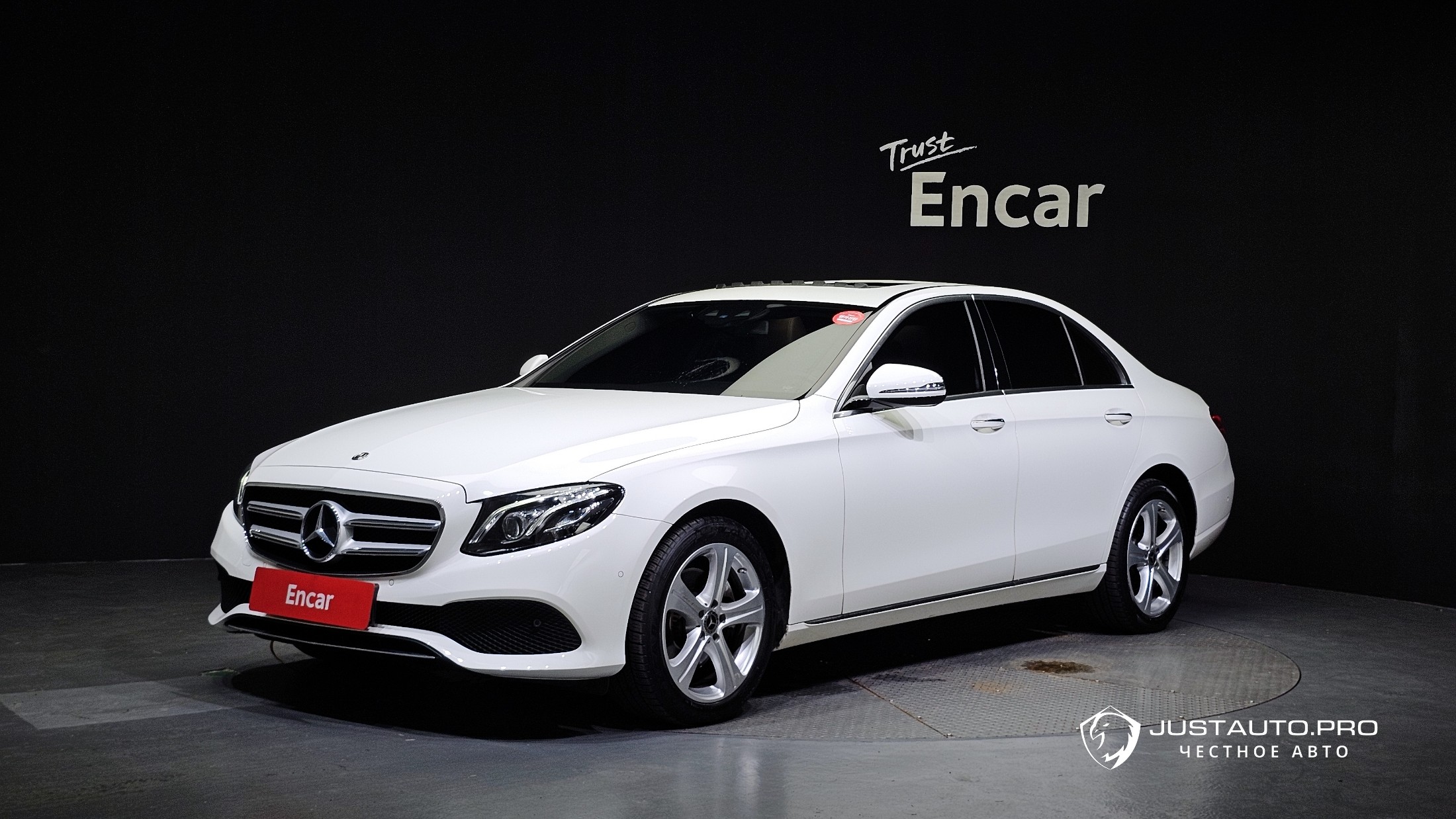 Автомобиль Mercedes-Benz E-Class