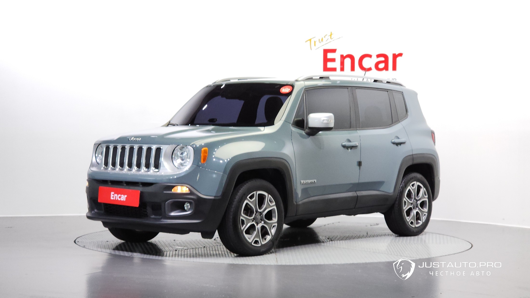 Автомобиль Jeep Renegade