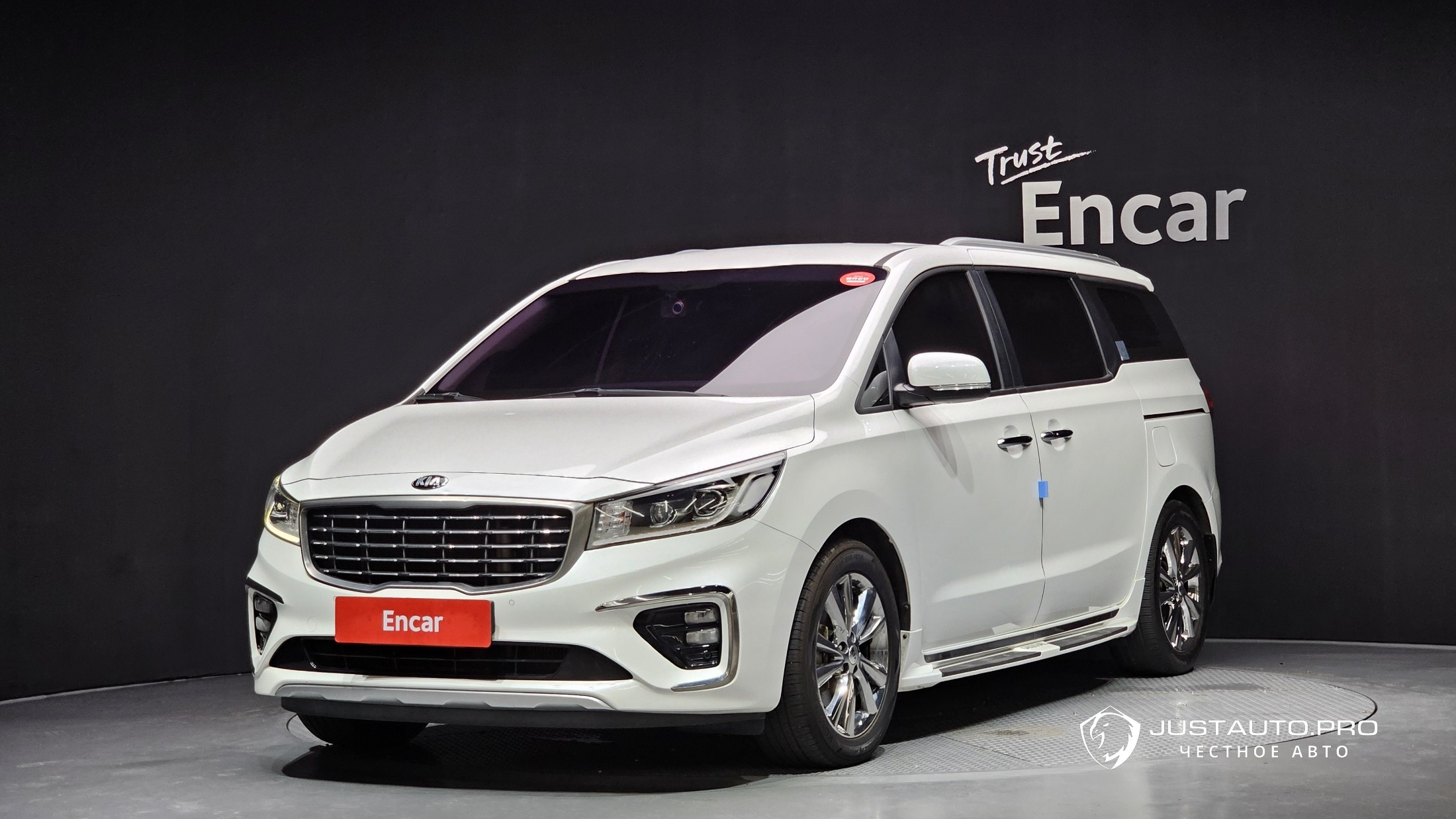 Автомобиль Kia Canival