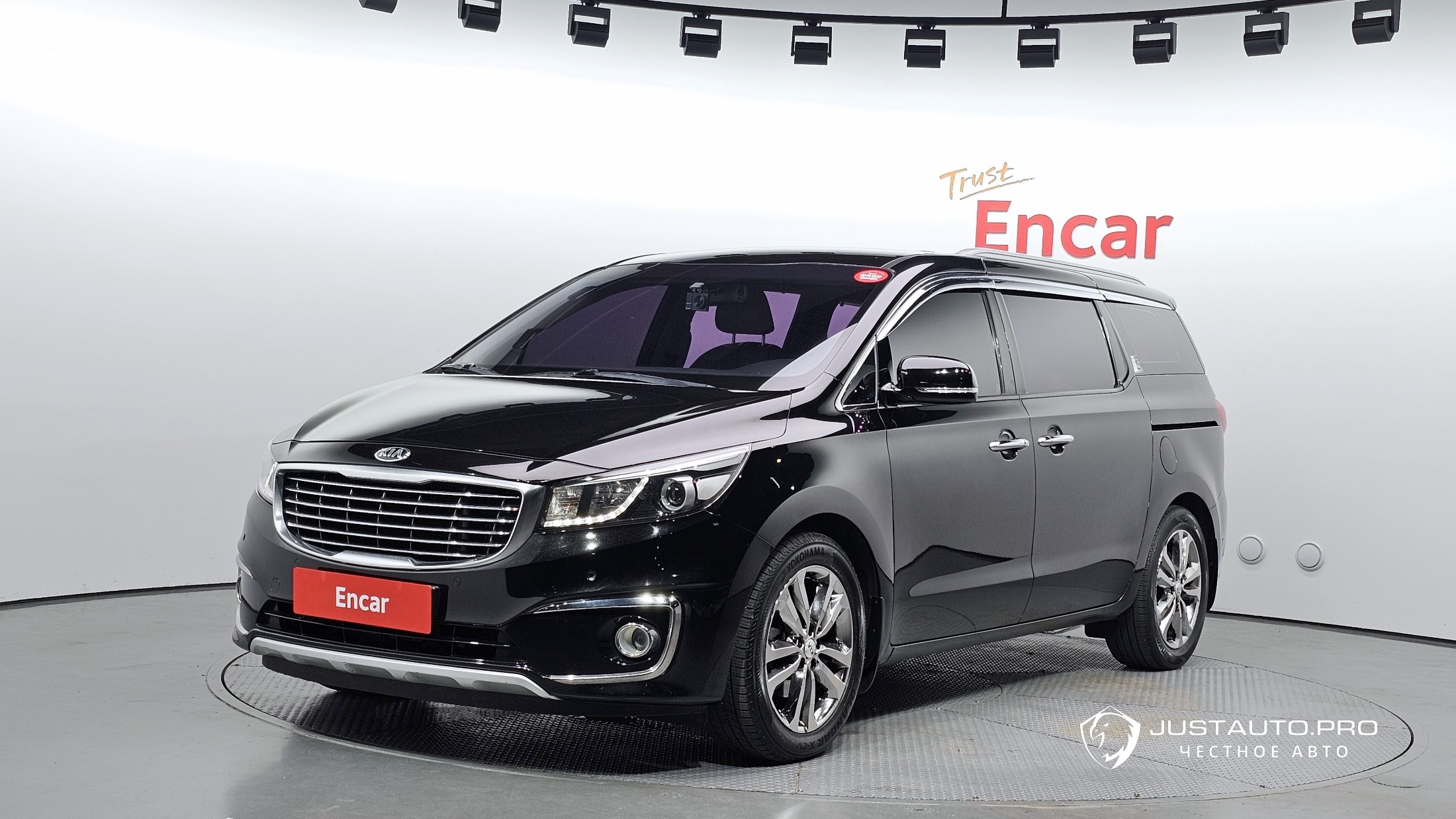 Автомобиль Kia Canival