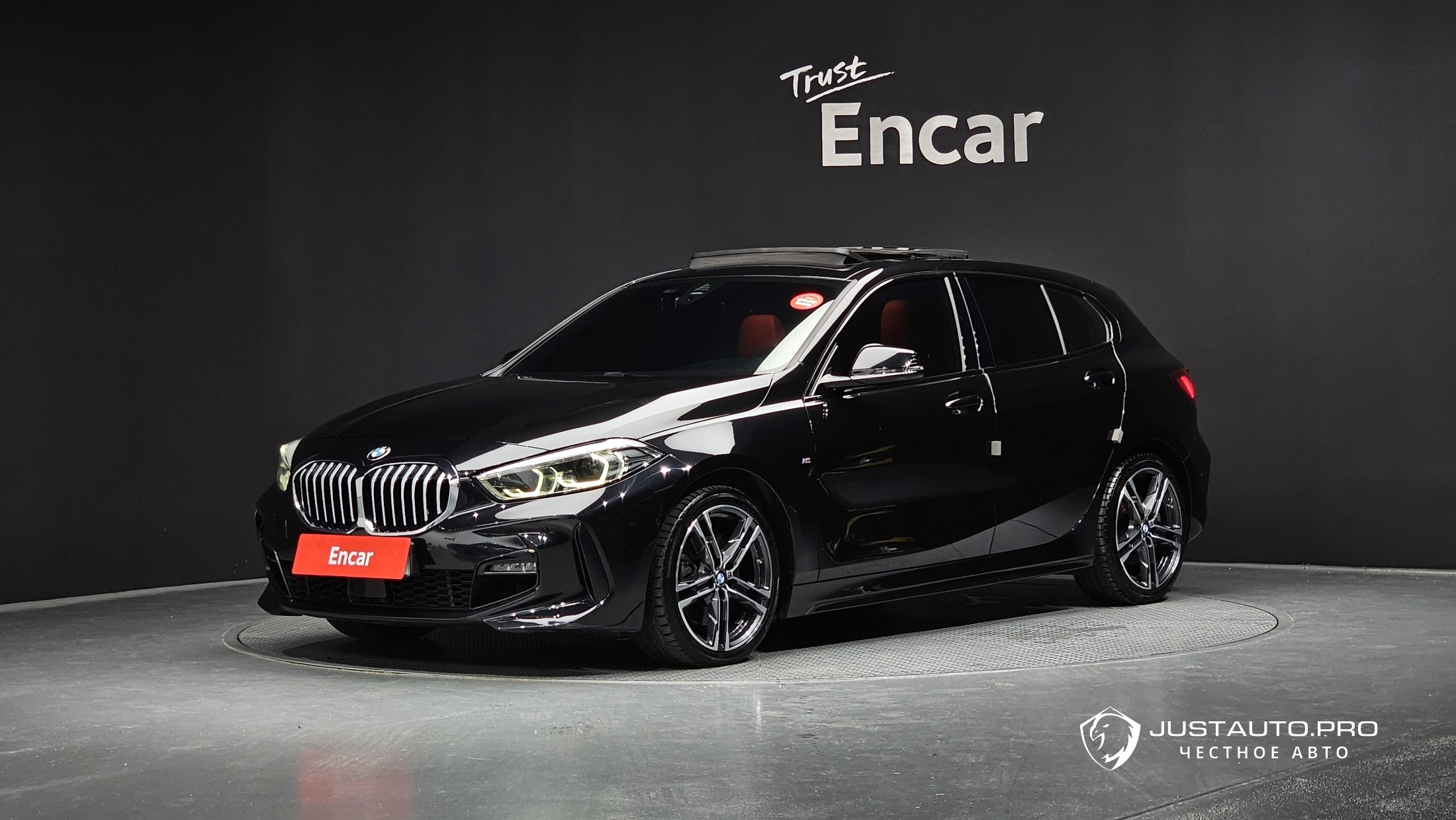 Автомобиль BMW 1-Series
