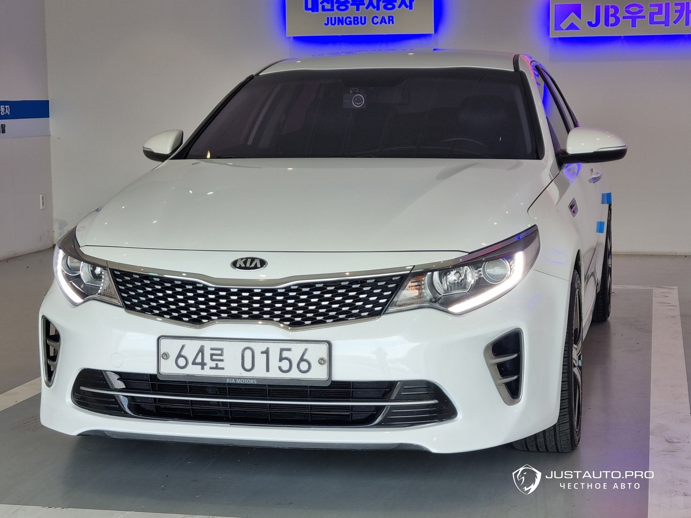 Автомобиль Kia K5
