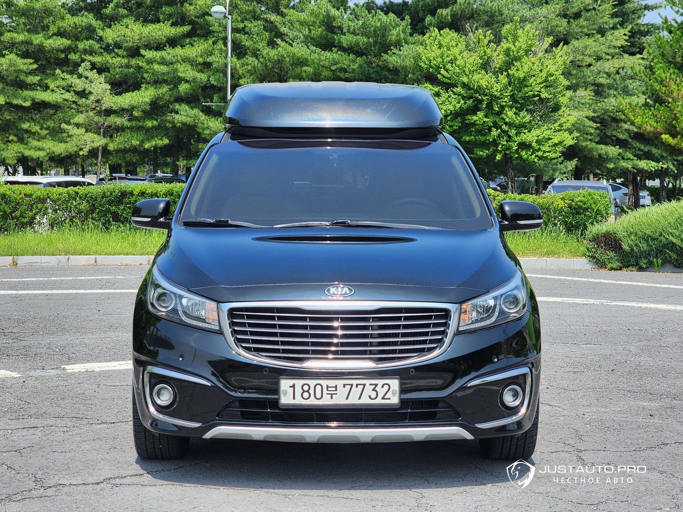 Автомобиль Kia Canival
