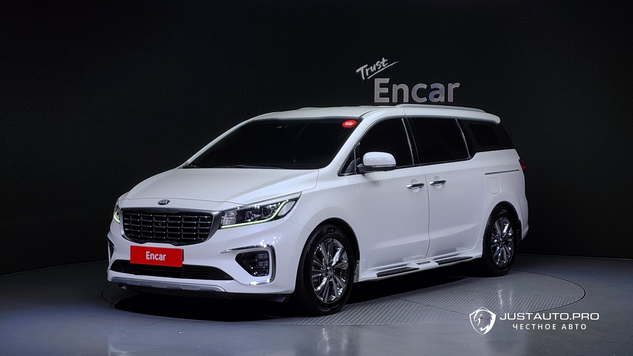 Автомобиль Kia Canival