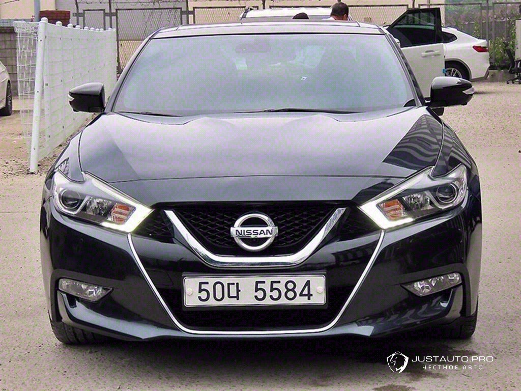 Автомобиль Nissan Maxima