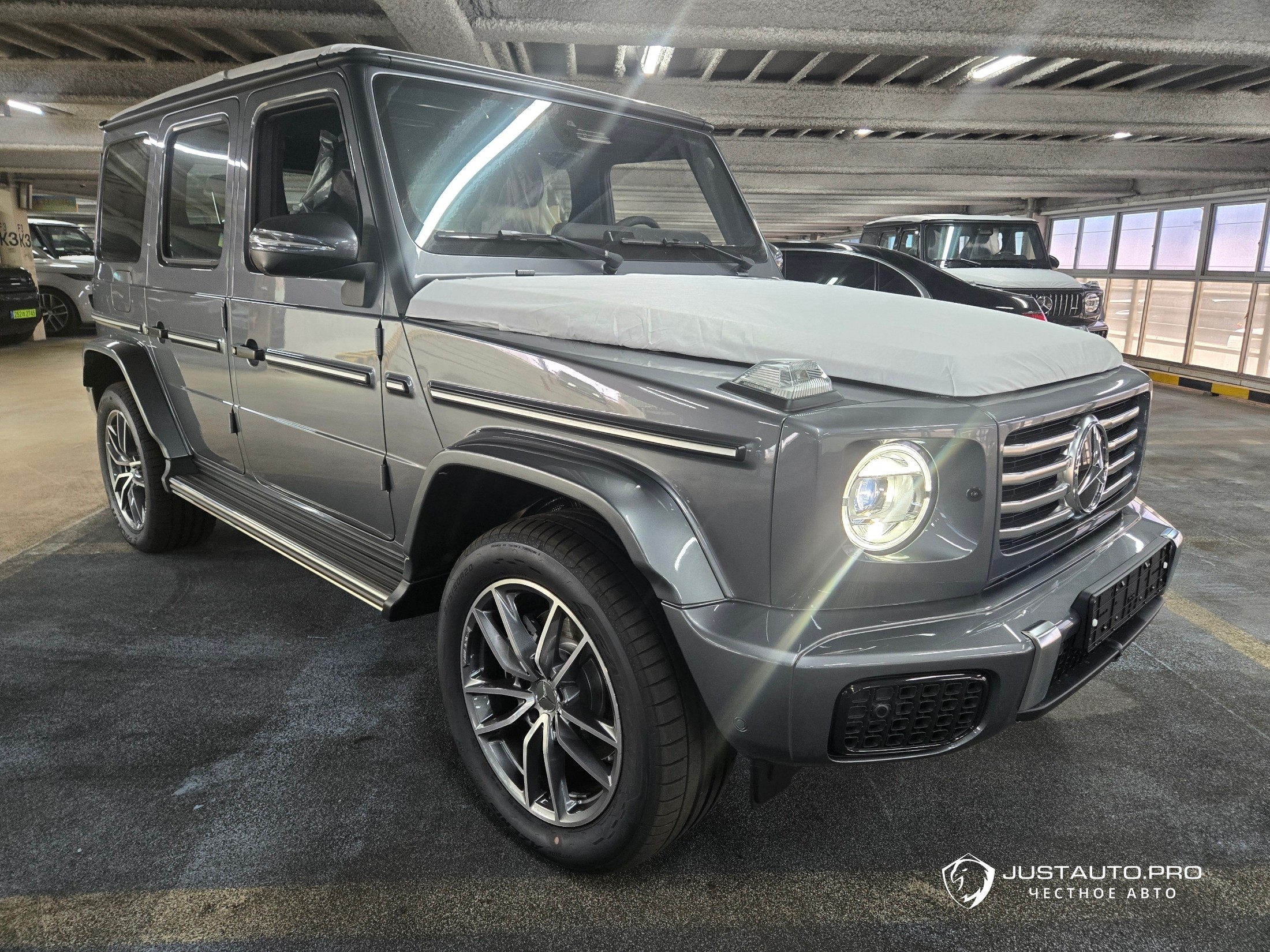 Автомобиль Mercedes-Benz G-Class