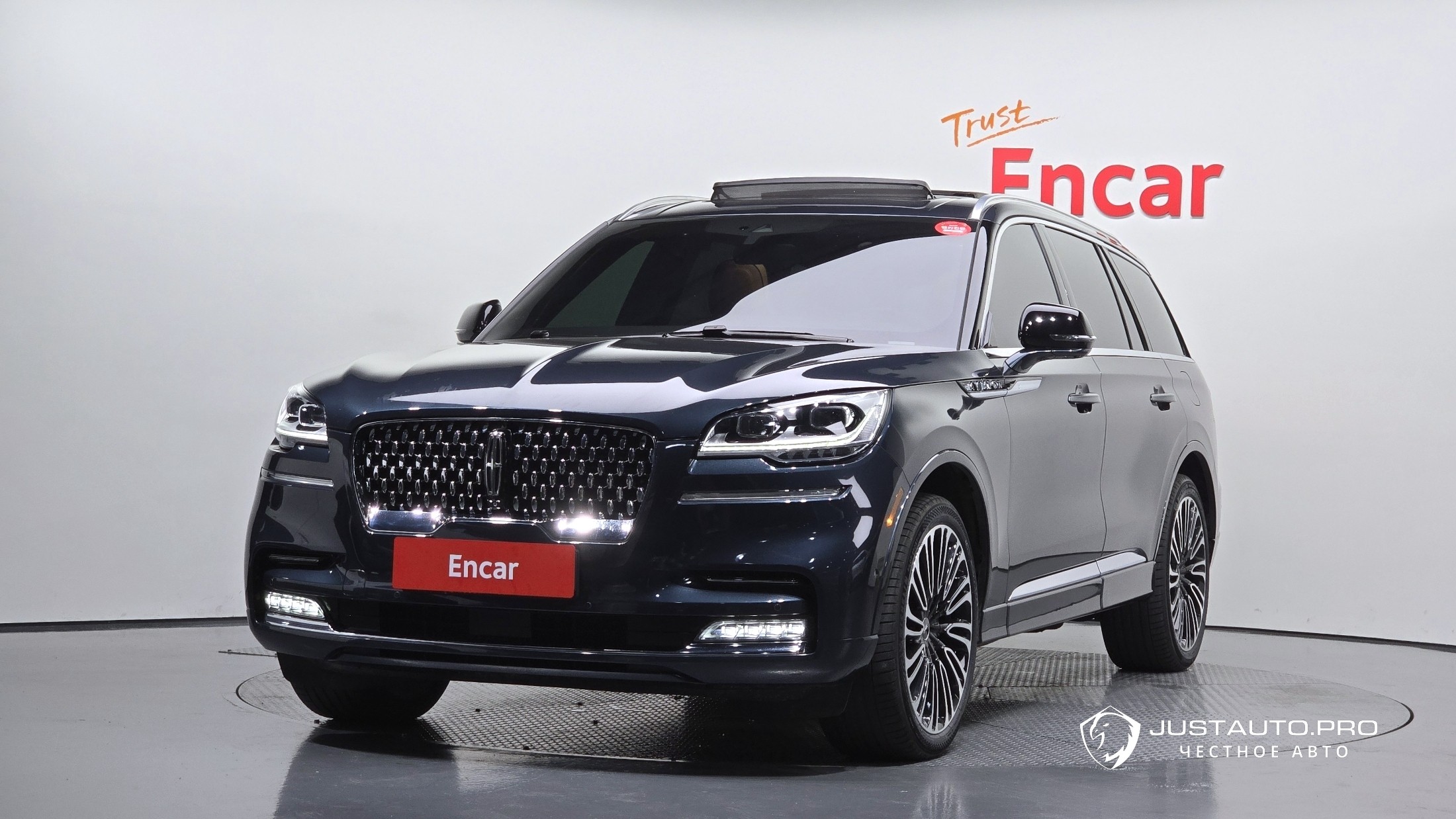 Автомобиль Lincoln Aviator